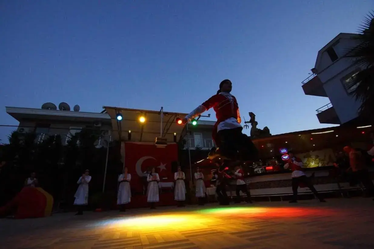 Evening entertainment in Grand Viking Hotel