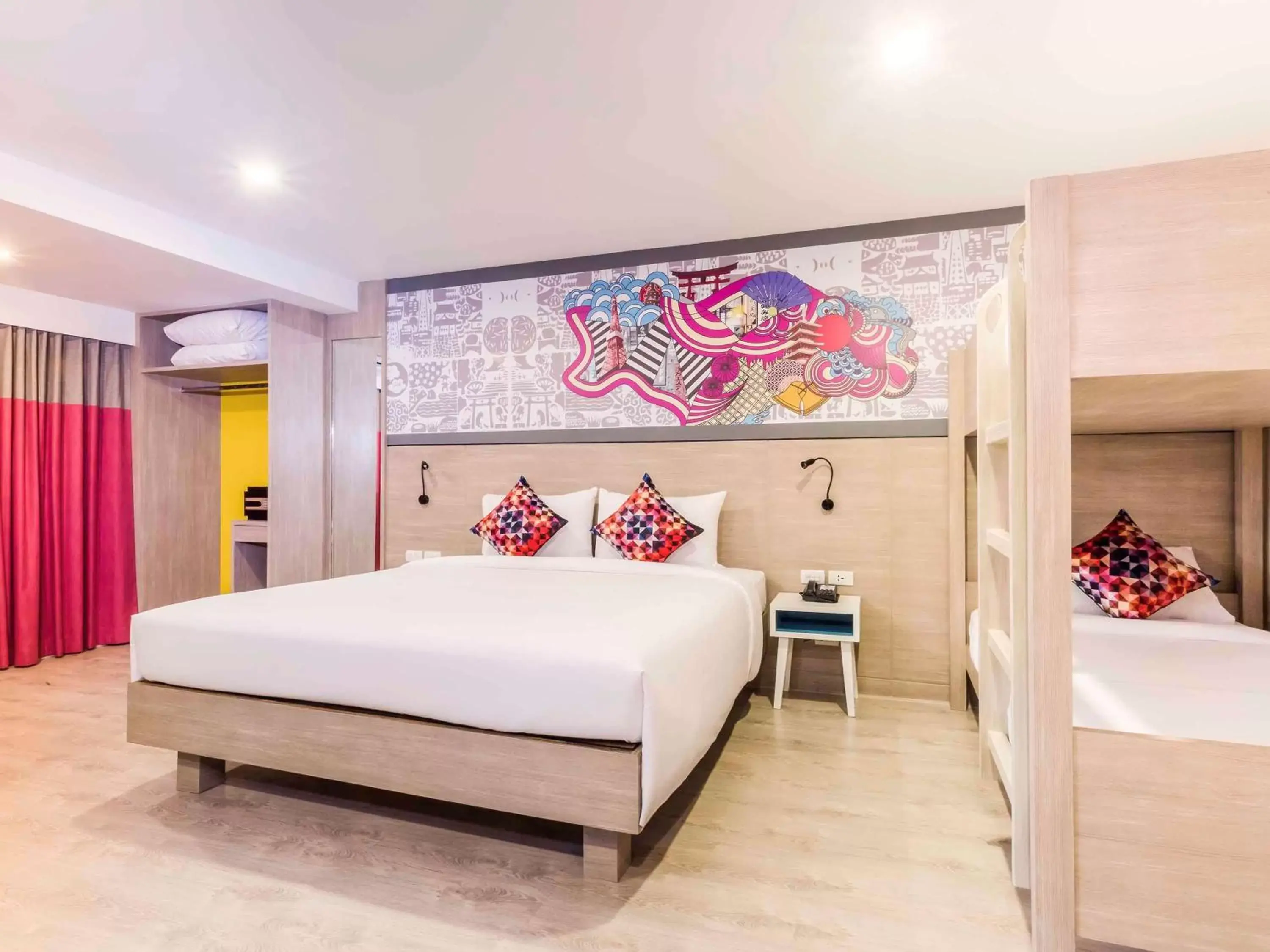 Photo of the whole room, Bed in Ibis Styles Bangkok Sukhumvit 50