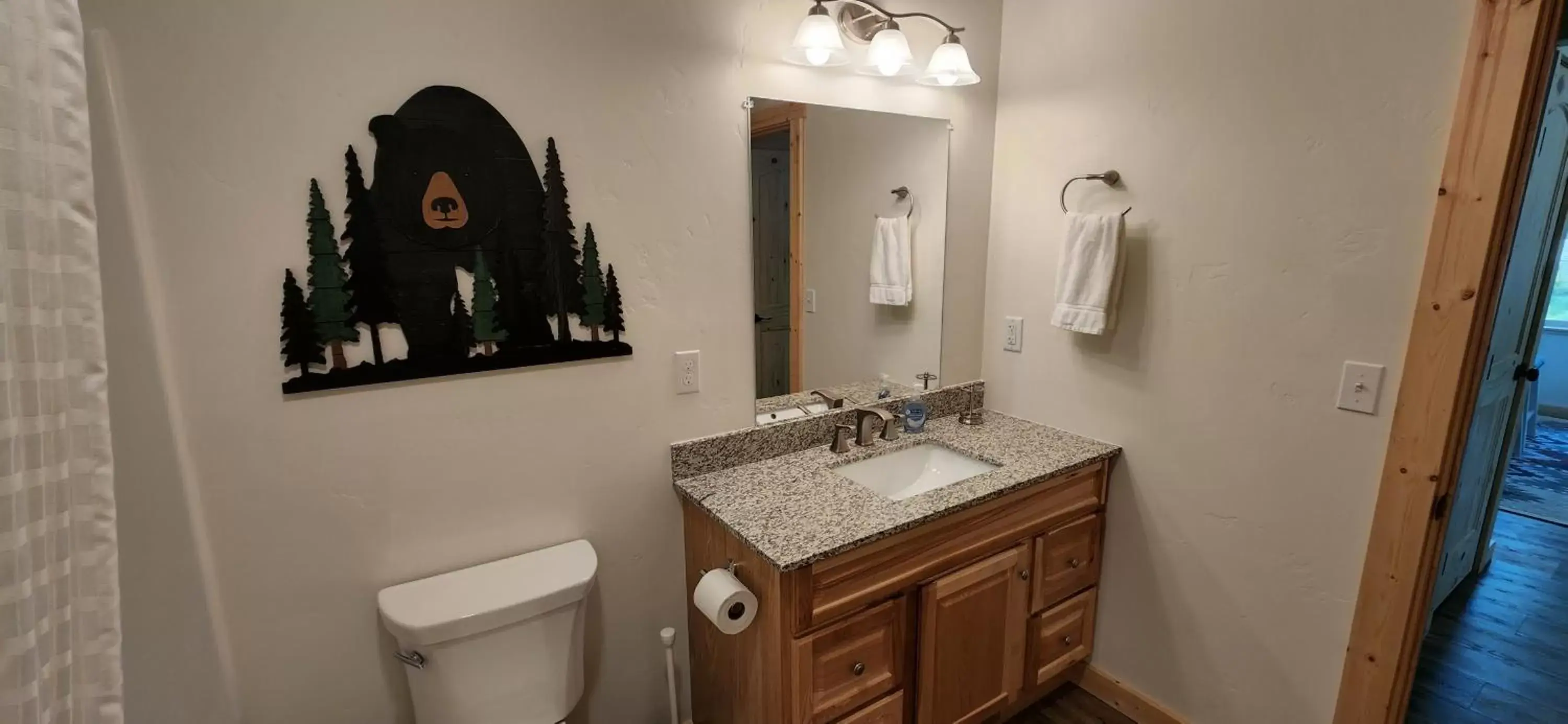 Bathroom in Beargrass Lodging & RV Resort