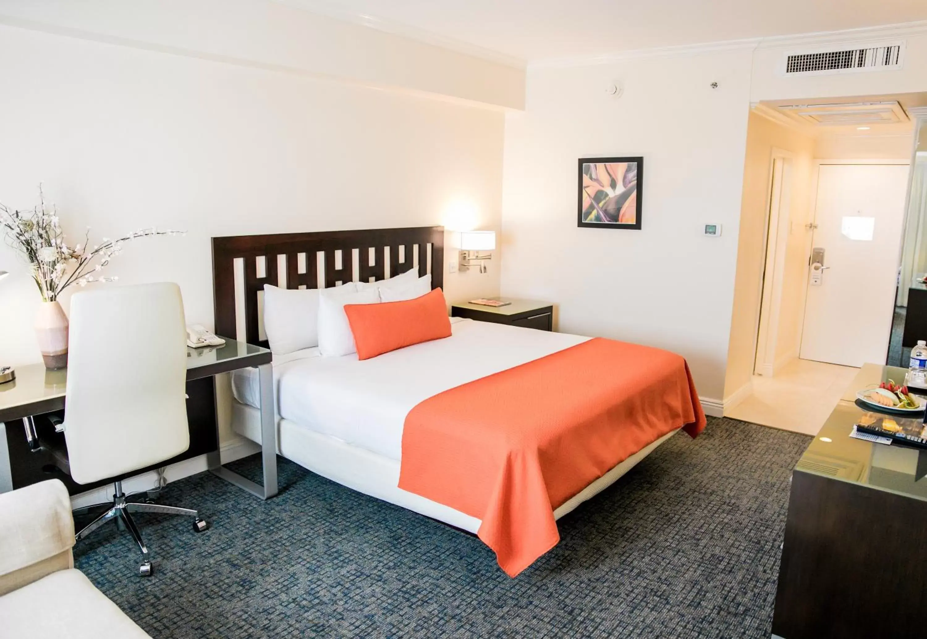 Deluxe Room in The Jamaica Pegasus Hotel Deluxe Room in The Jamaica Pegasus Hotel