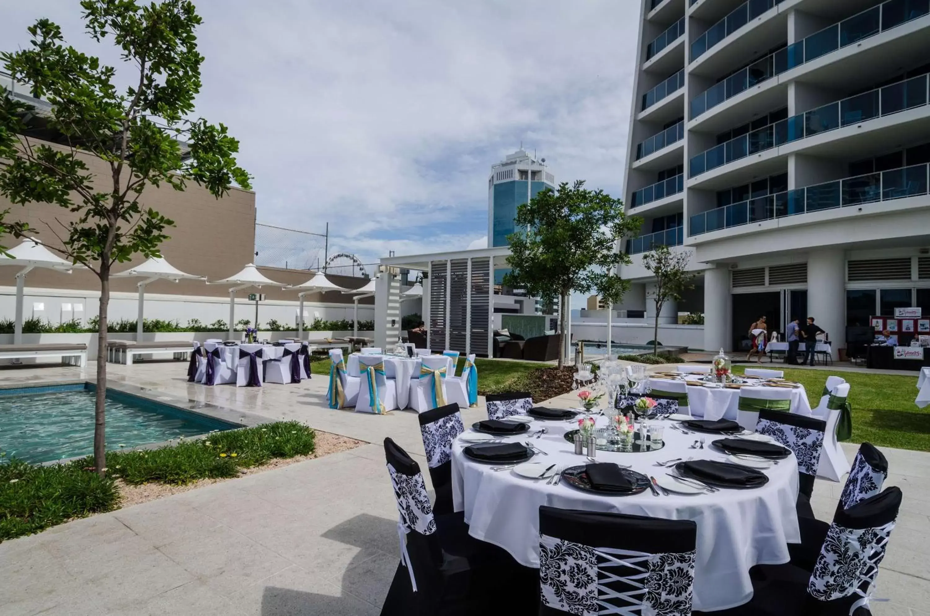 Meeting/conference room, Swimming Pool in Hilton Surfers Paradise Hotel & Residences