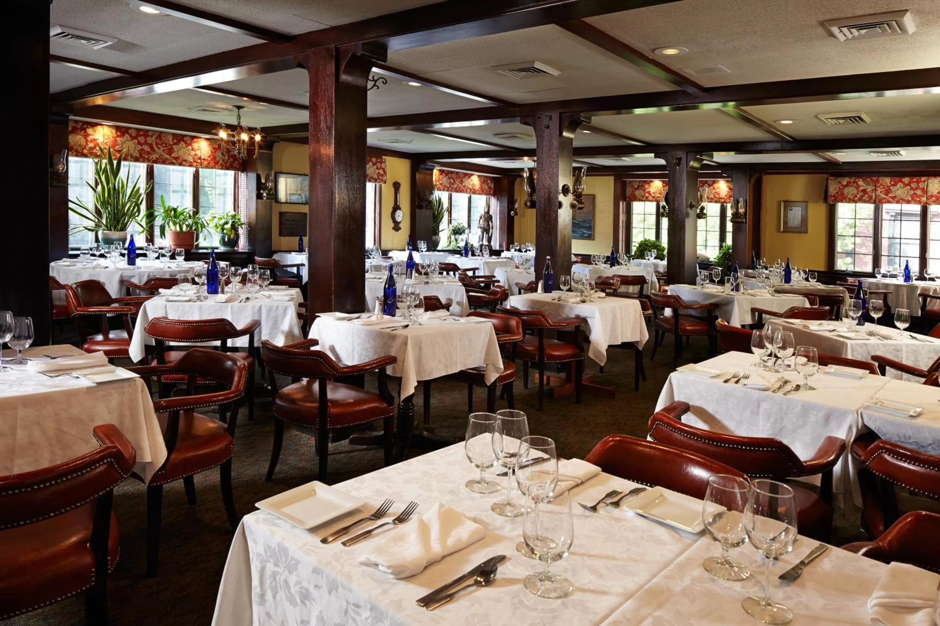 Restaurant/places to eat in Concord's Colonial Inn