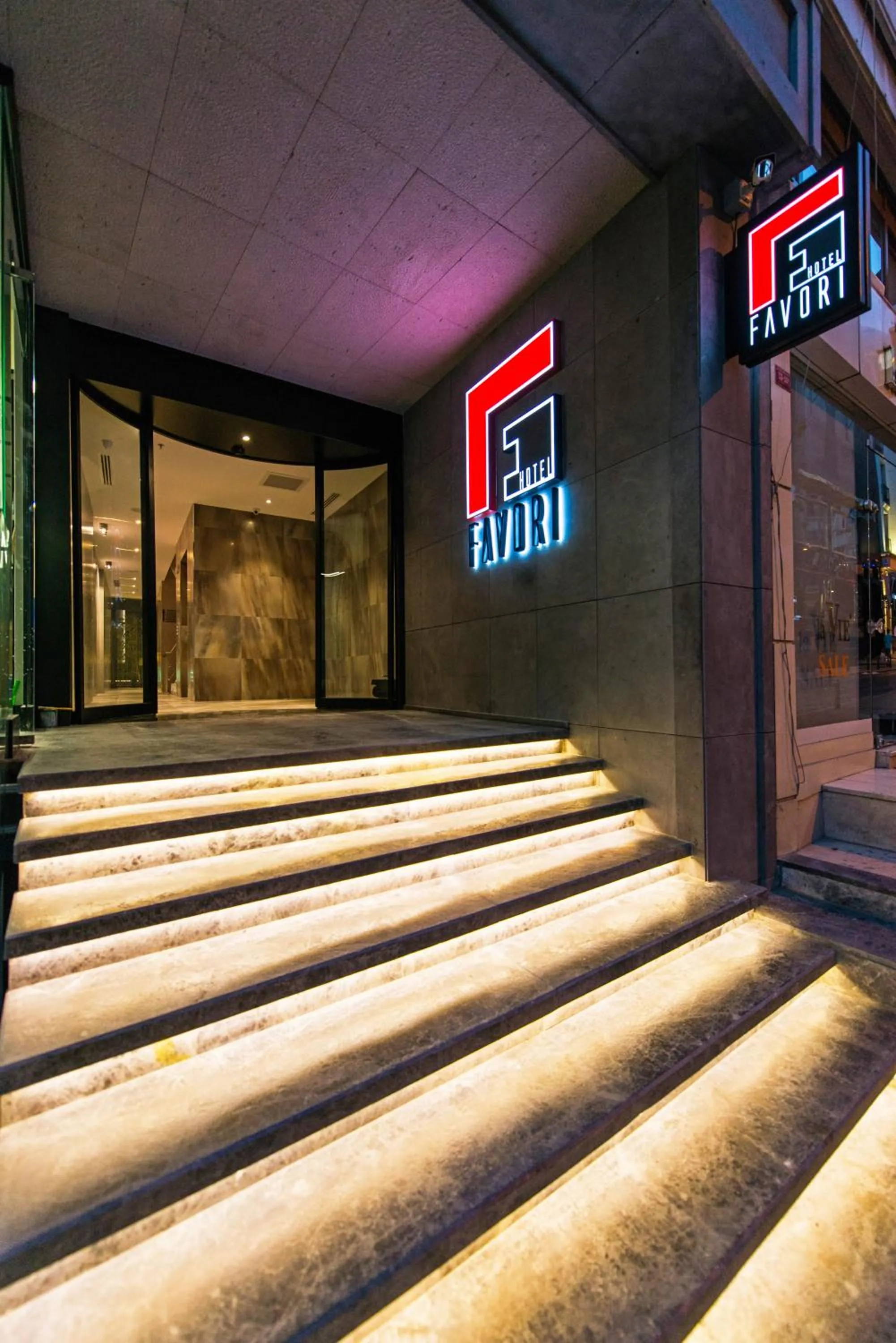 Facade/entrance in Hotel Favori Nisantasi