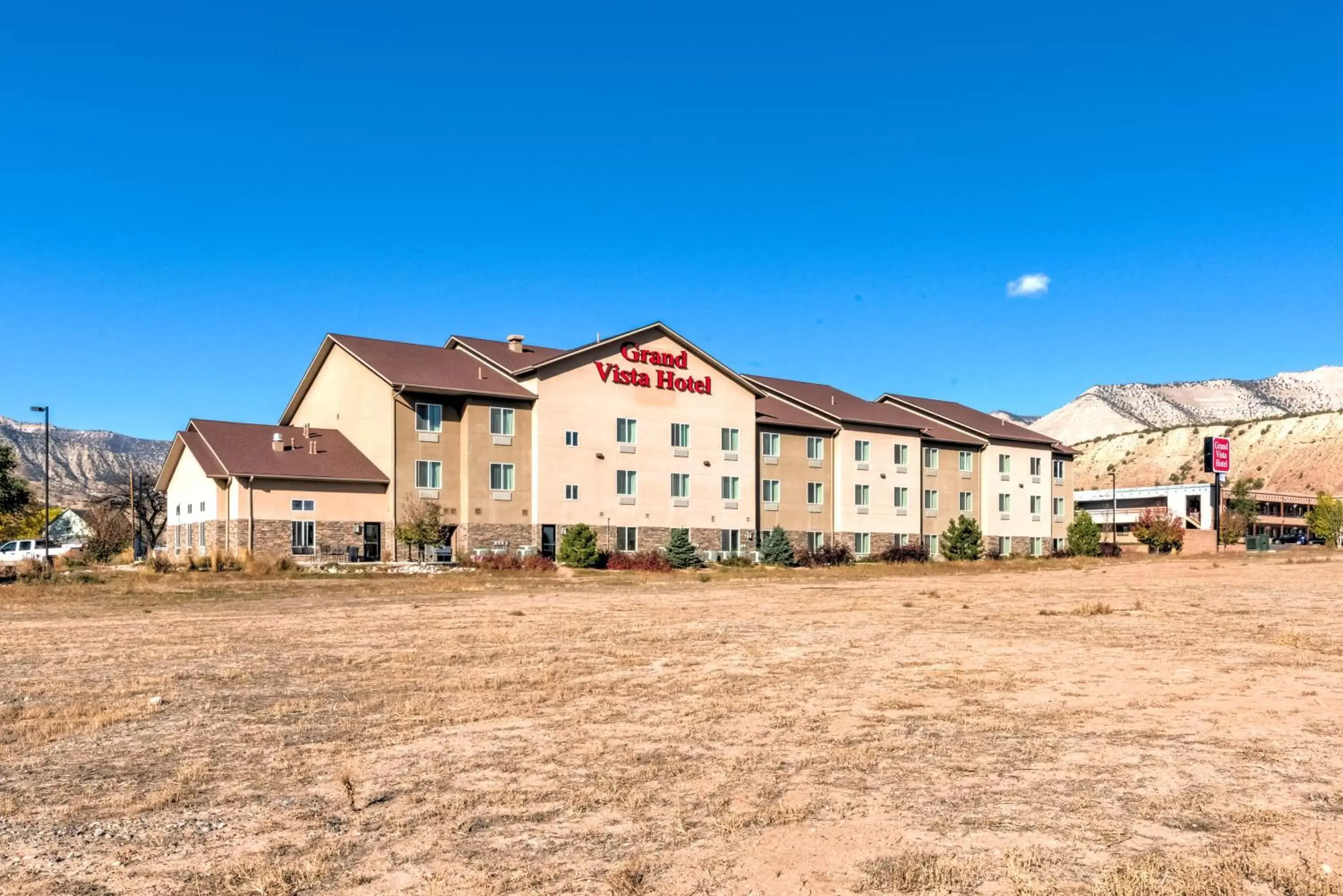 Property Building in Grand Vista Hotel Parachute