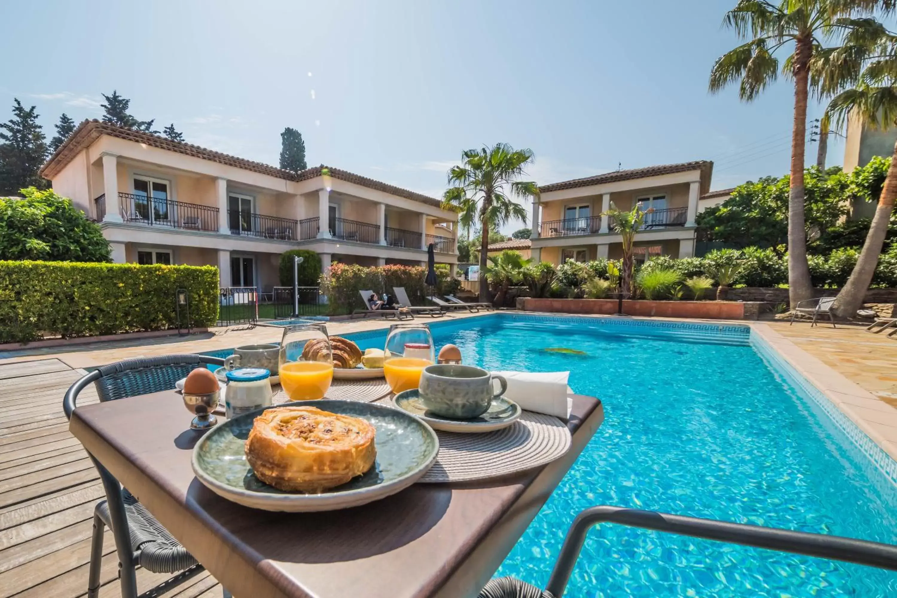 Swimming Pool in Hotel Brin d'Azur - Saint Tropez