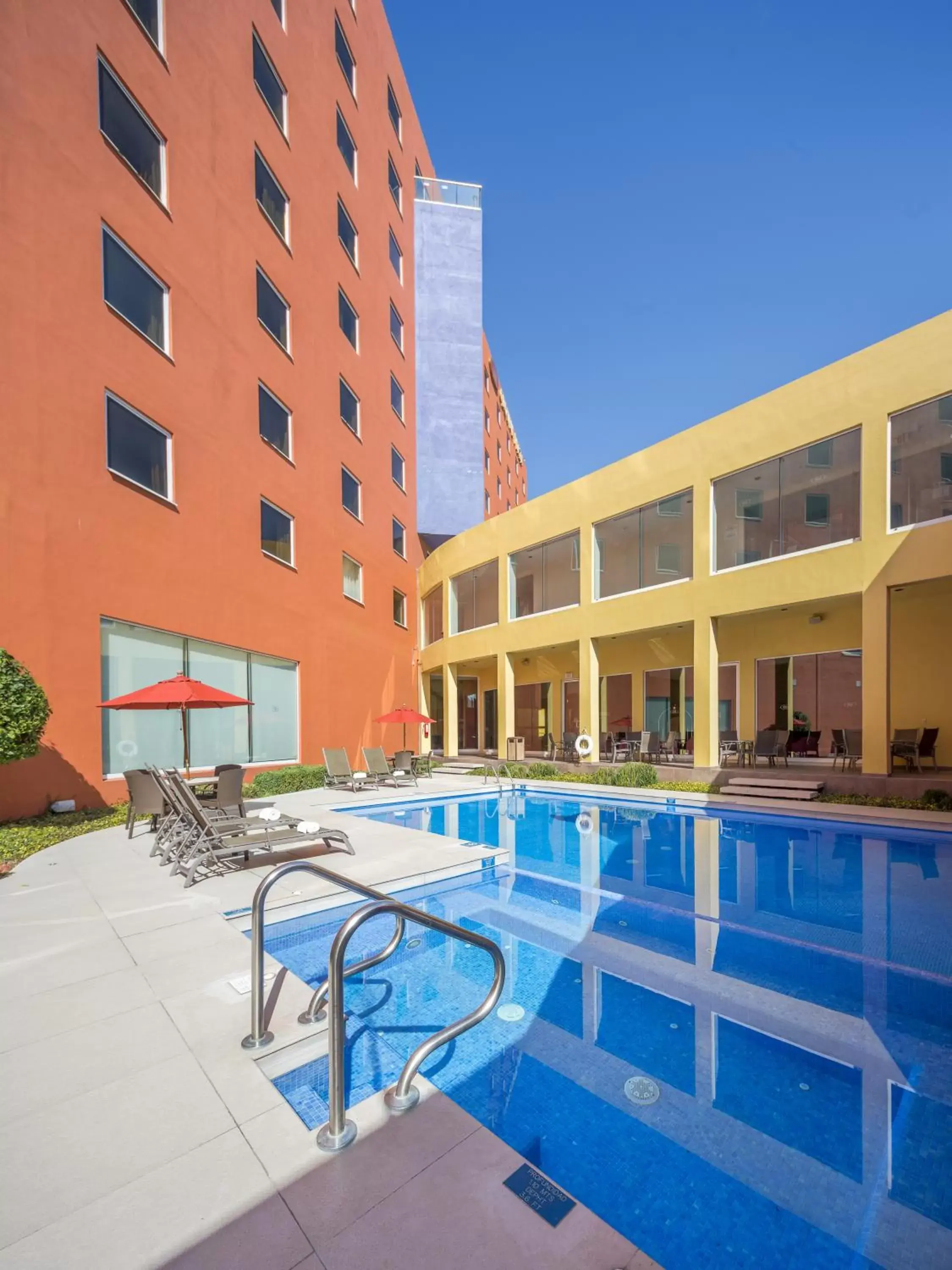 Swimming Pool in Crowne Plaza Monterrey Aeropuerto, an IHG Hotel