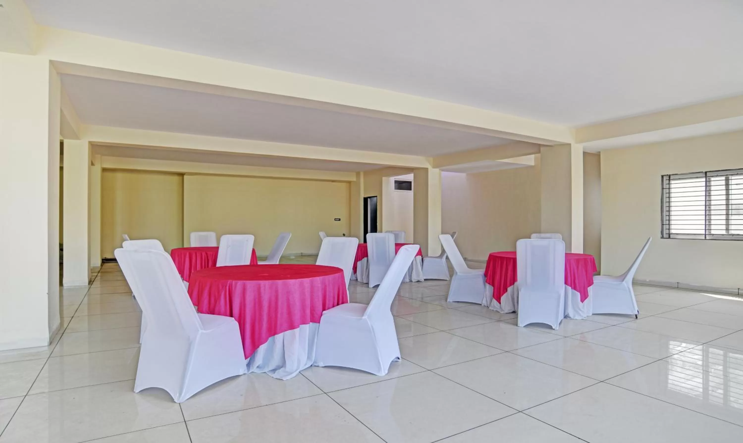 Banquet/Function facilities in Treebo Nirvana Elite