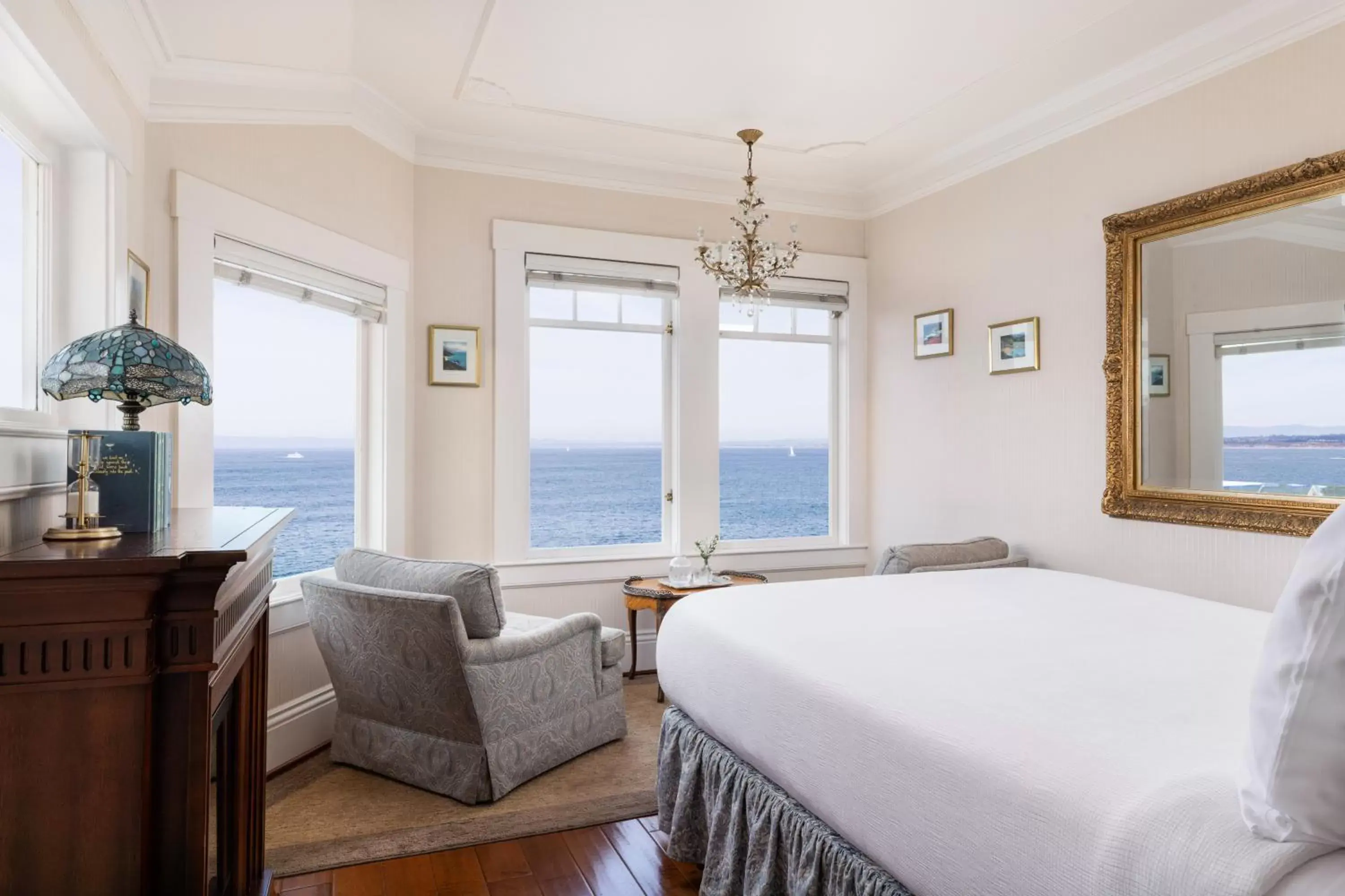 Bed, Sea View in Seven Gables Inn on Monterey Bay, A Kirkwood Collection Hotel