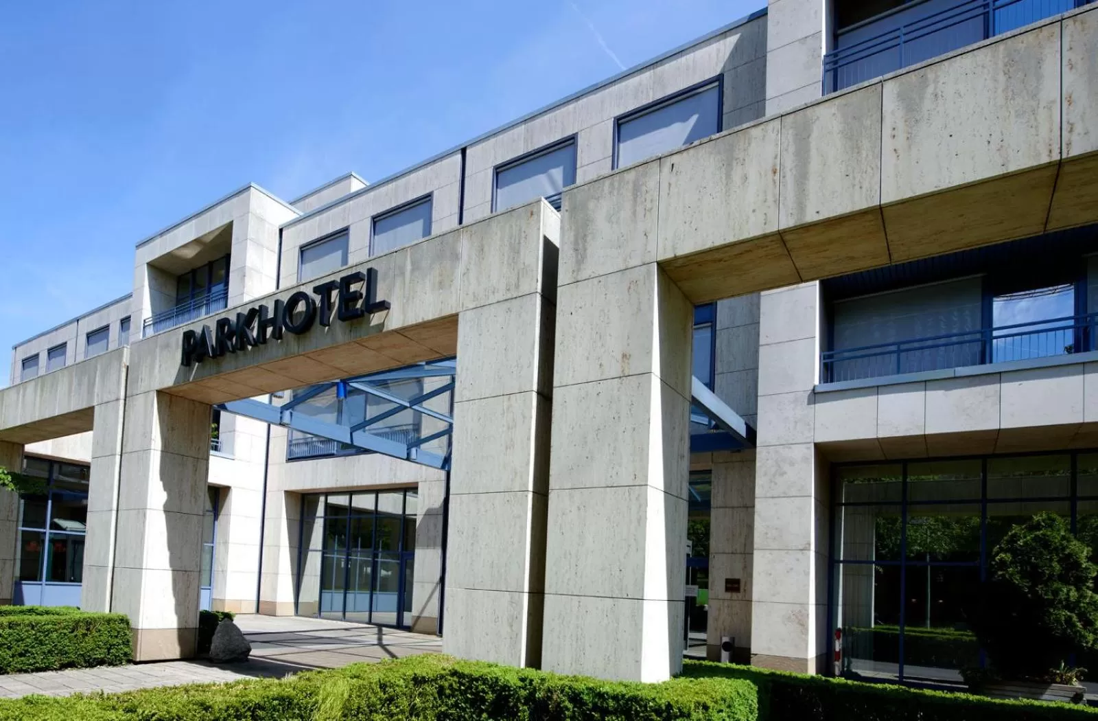 Facade/entrance in Park Hotel Zug