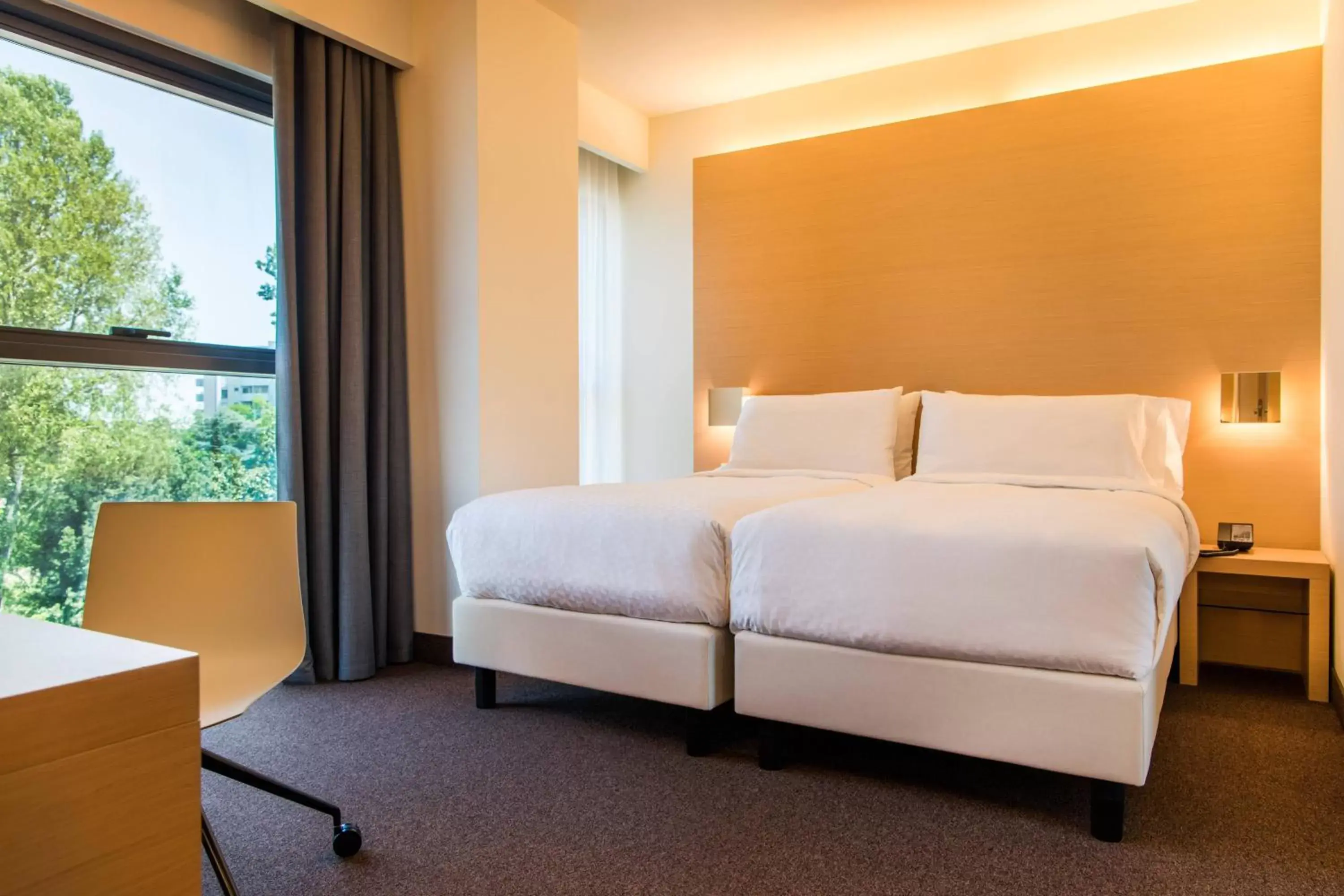 Photo of the whole room, Bed in Four Points by Sheraton Venice Mestre