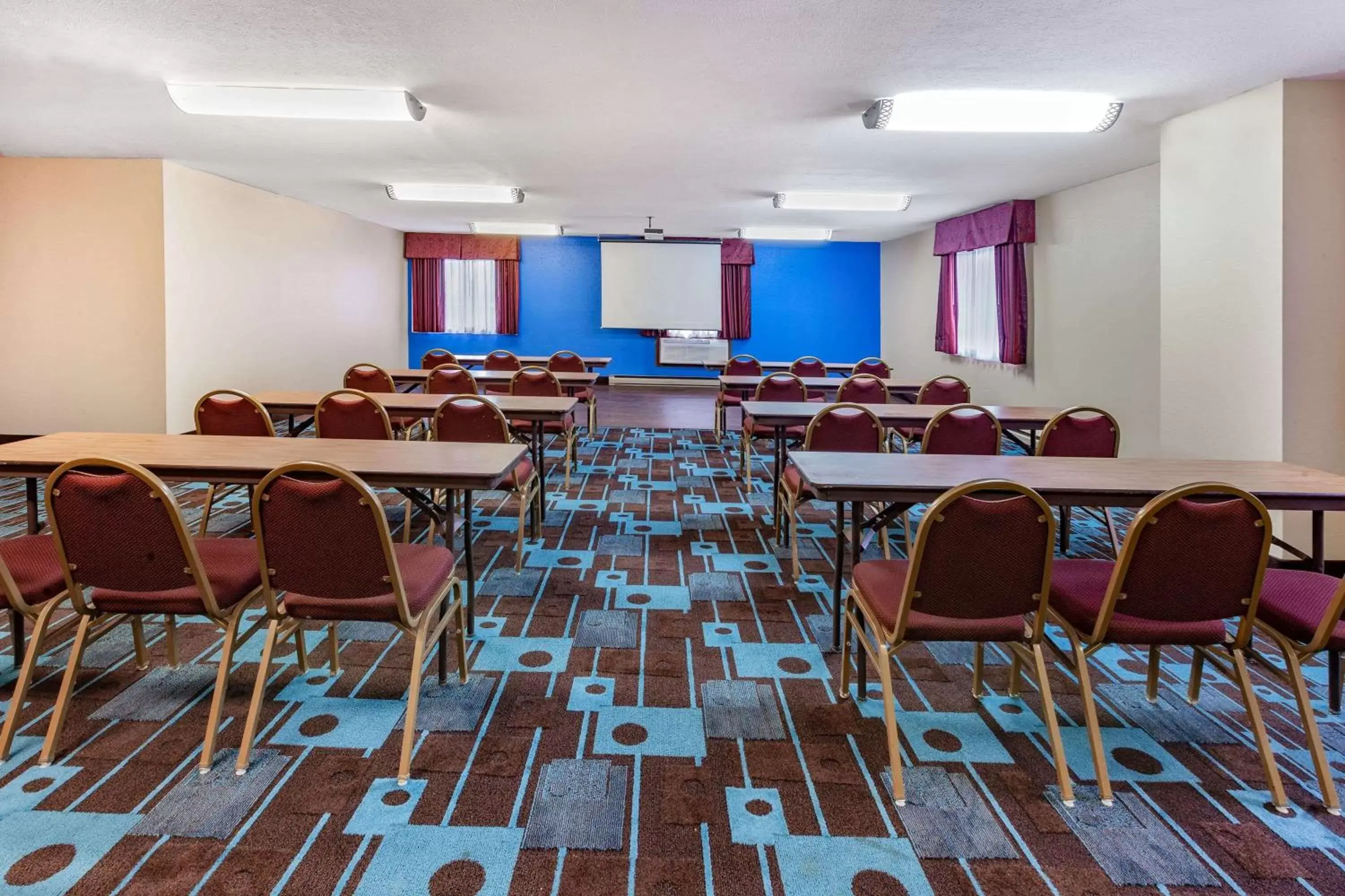 Meeting/conference room in Baymont by Wyndham Perrysburg-Toledo