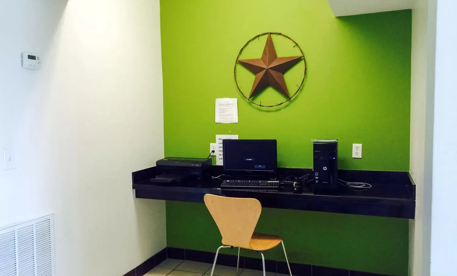 Business facilities, TV/Entertainment Center in Studio 6-Orange, TX