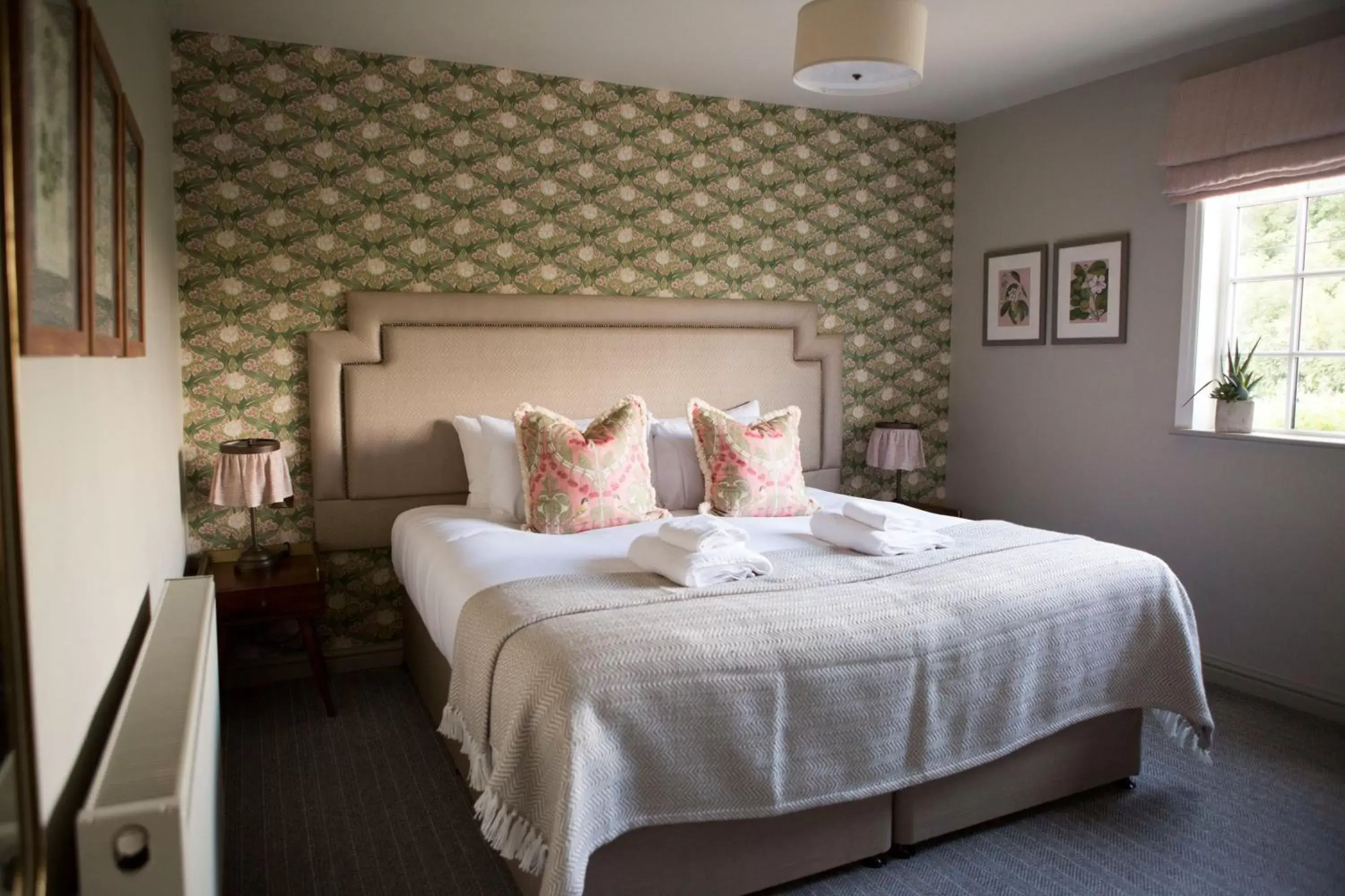 Bedroom, Bed in Alvanley Arms, Cotebrook