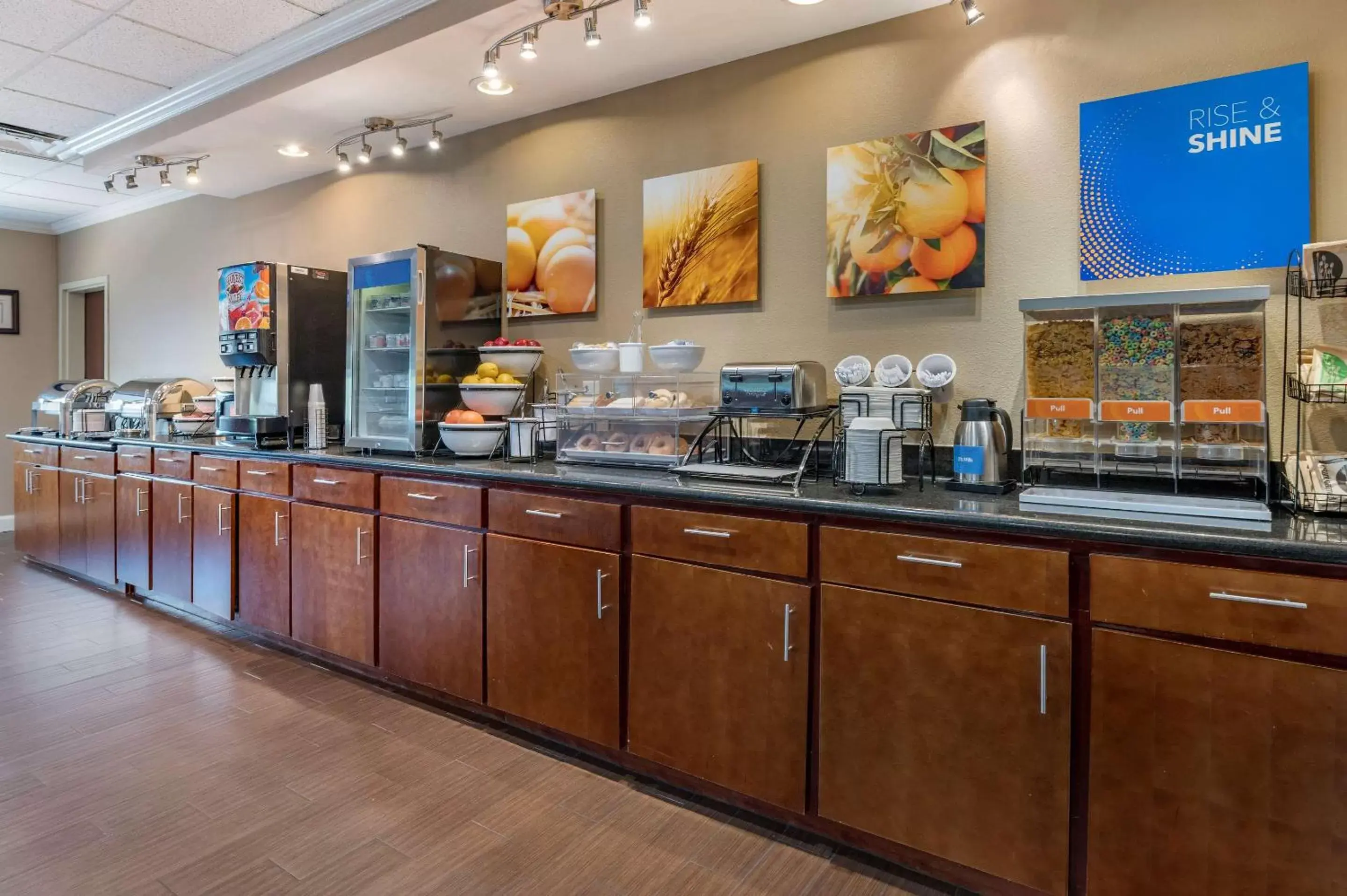 Restaurant/Places to Eat in Comfort Inn Lawrenceburg