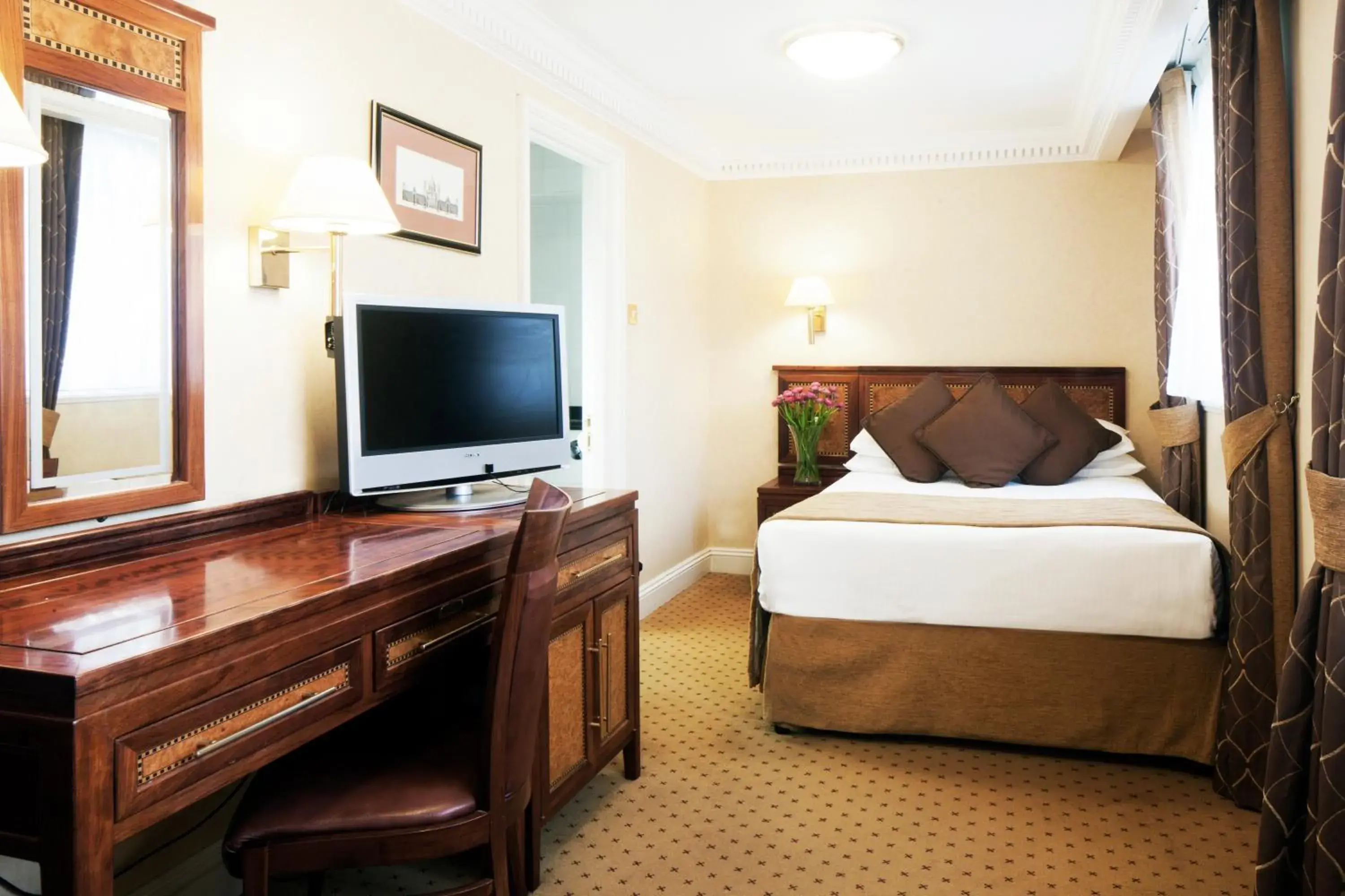 Bedroom, Bed in Grange Portland Hotel