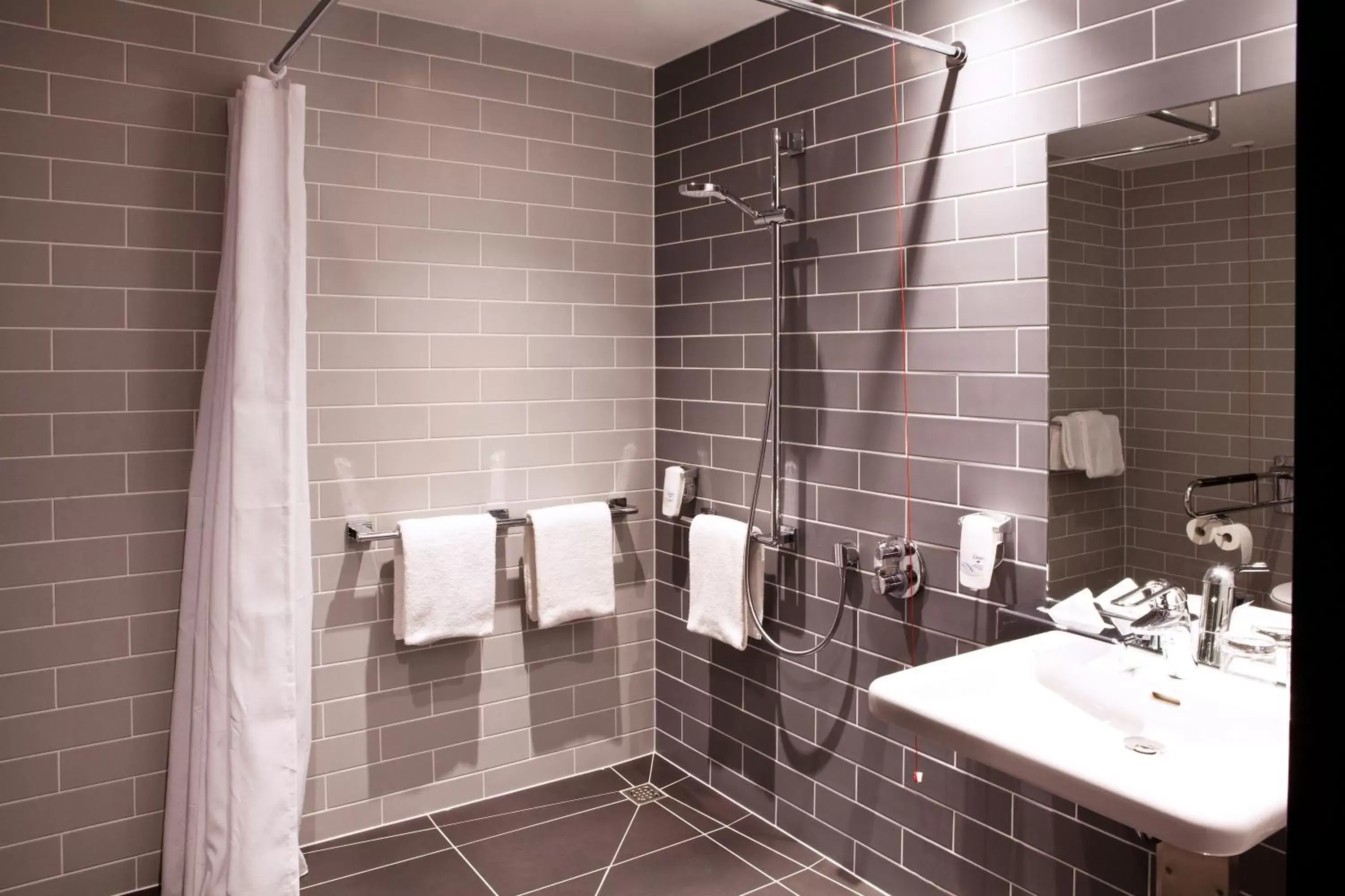 Bathroom in Holiday Inn Express - Darmstadt, an IHG Hotel