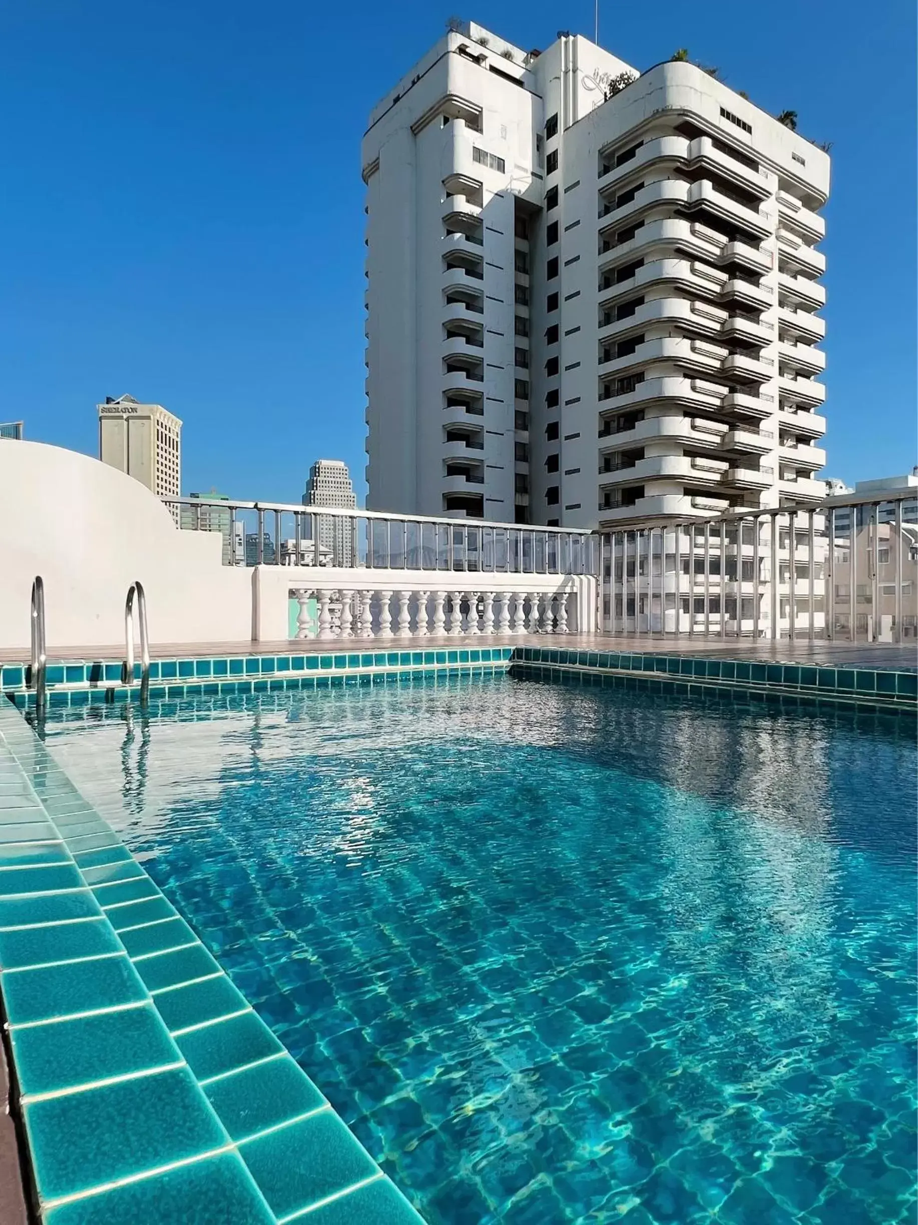 Swimming Pool in The Promenade Hotel - SHA Plus