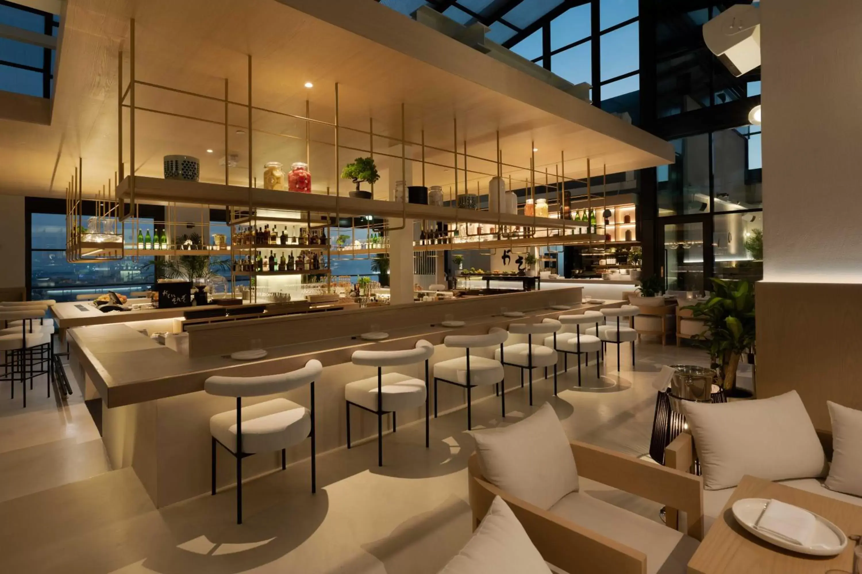 Restaurant/places to eat, Lounge/Bar in Hyatt Centric Jumeirah Dubai
