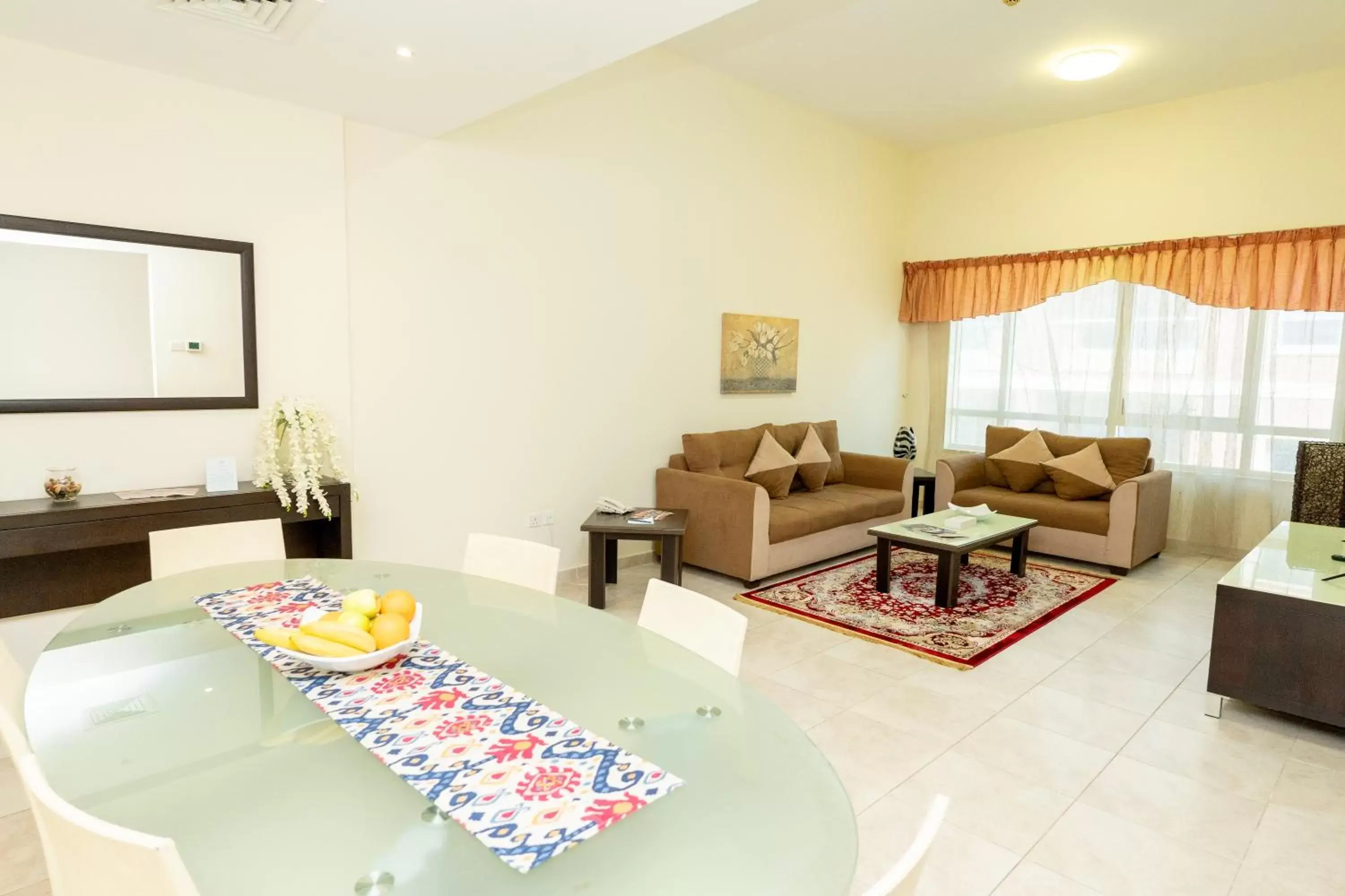 Living room in Al Raya Hotel Apartments