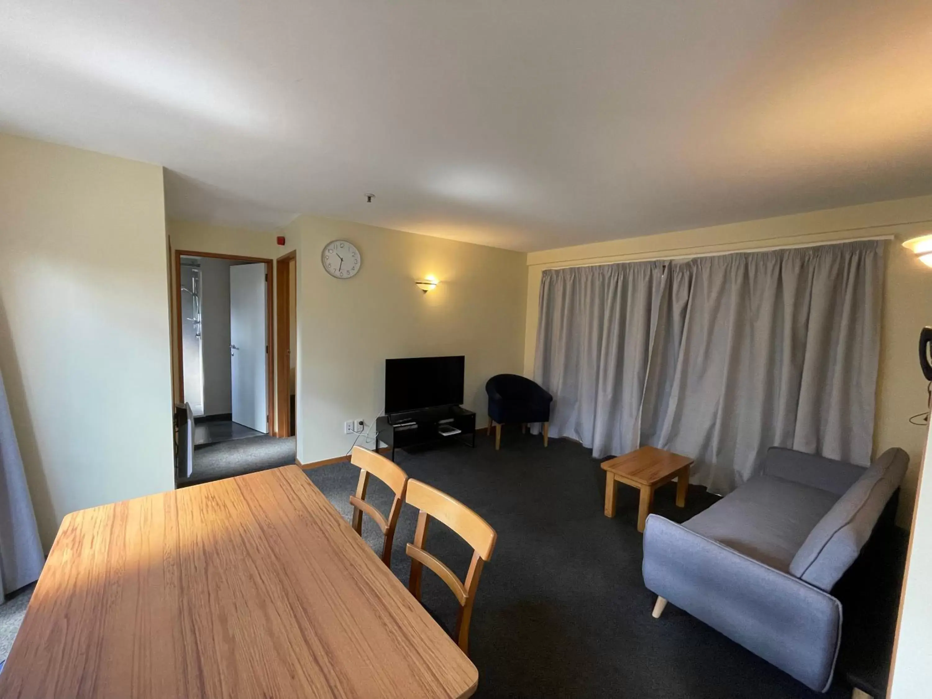 Living room, Seating Area in Central Park Motor Lodge