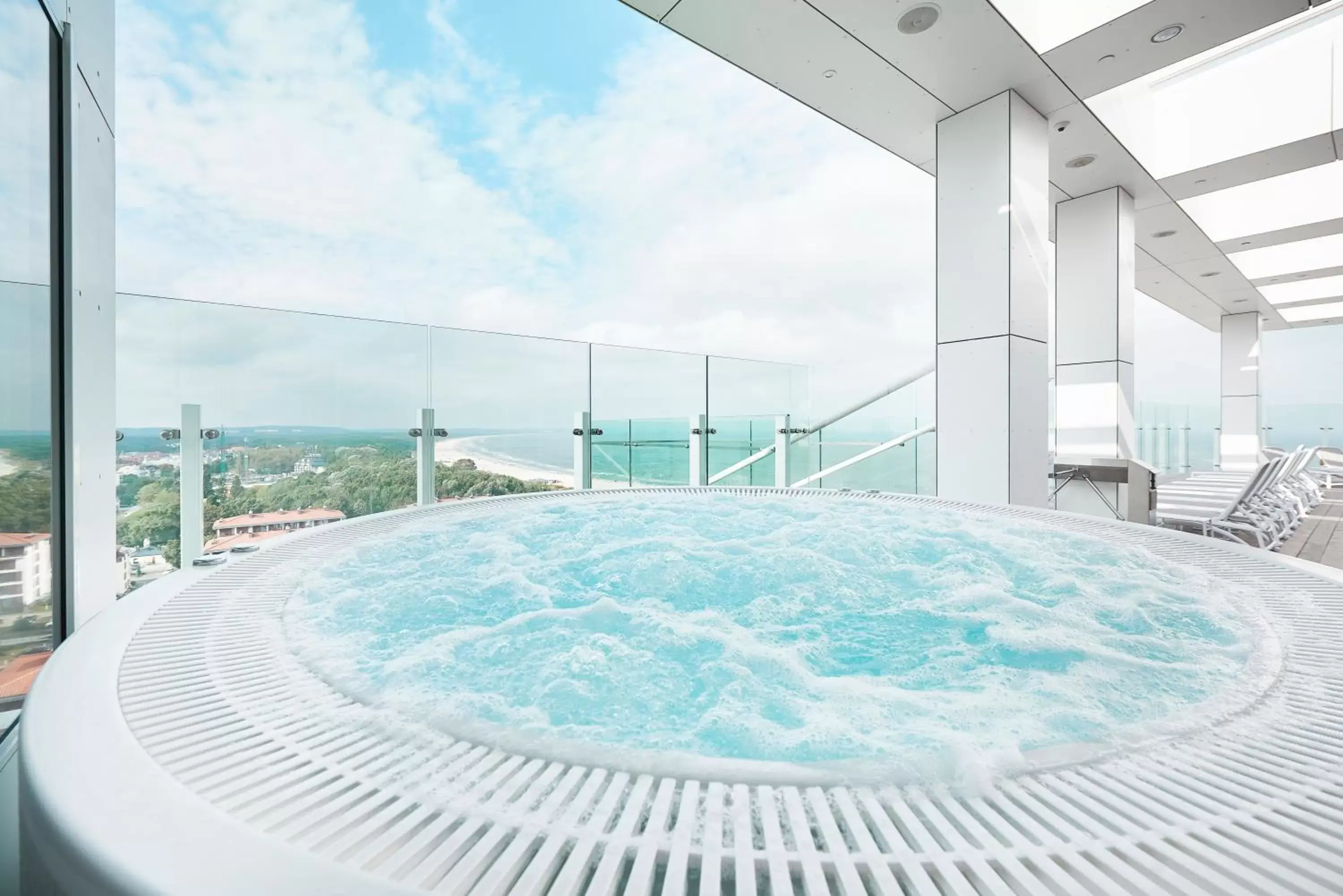 Hot Tub, Swimming Pool in Radisson Blu Resort Swinoujscie