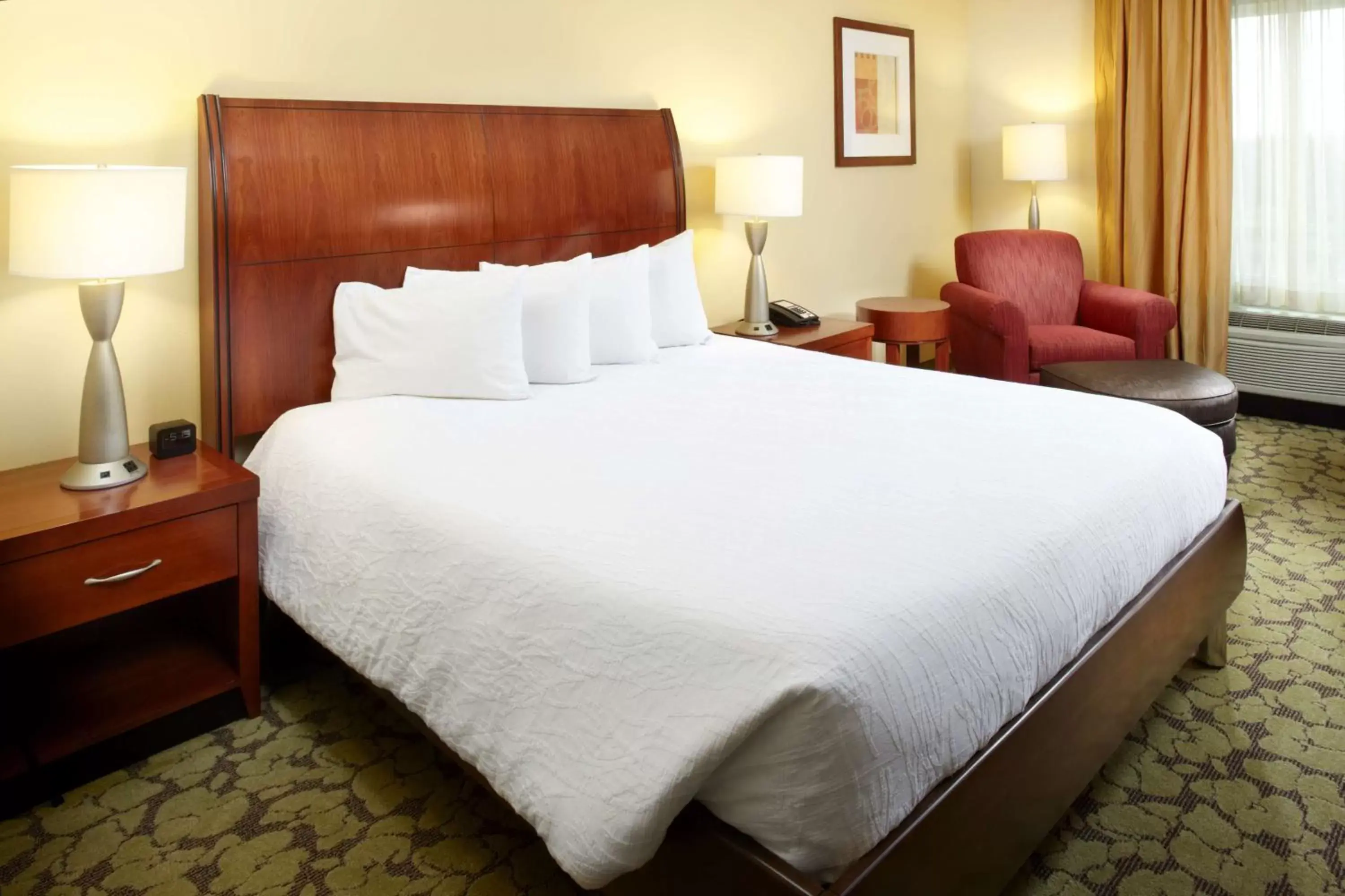 Bed in Hilton Garden Inn Dallas Arlington