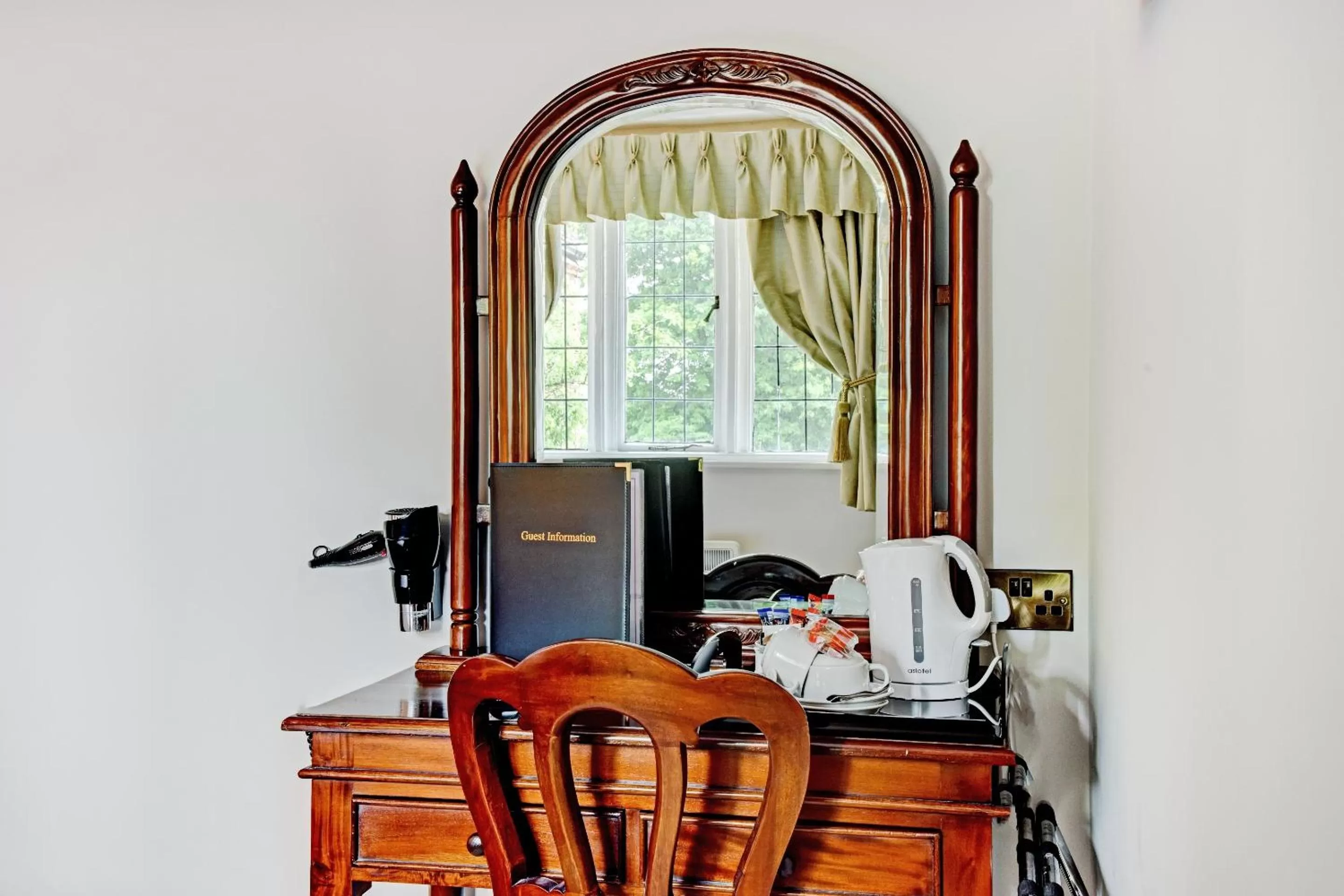 Seating area in OYO Dovecote Hotel