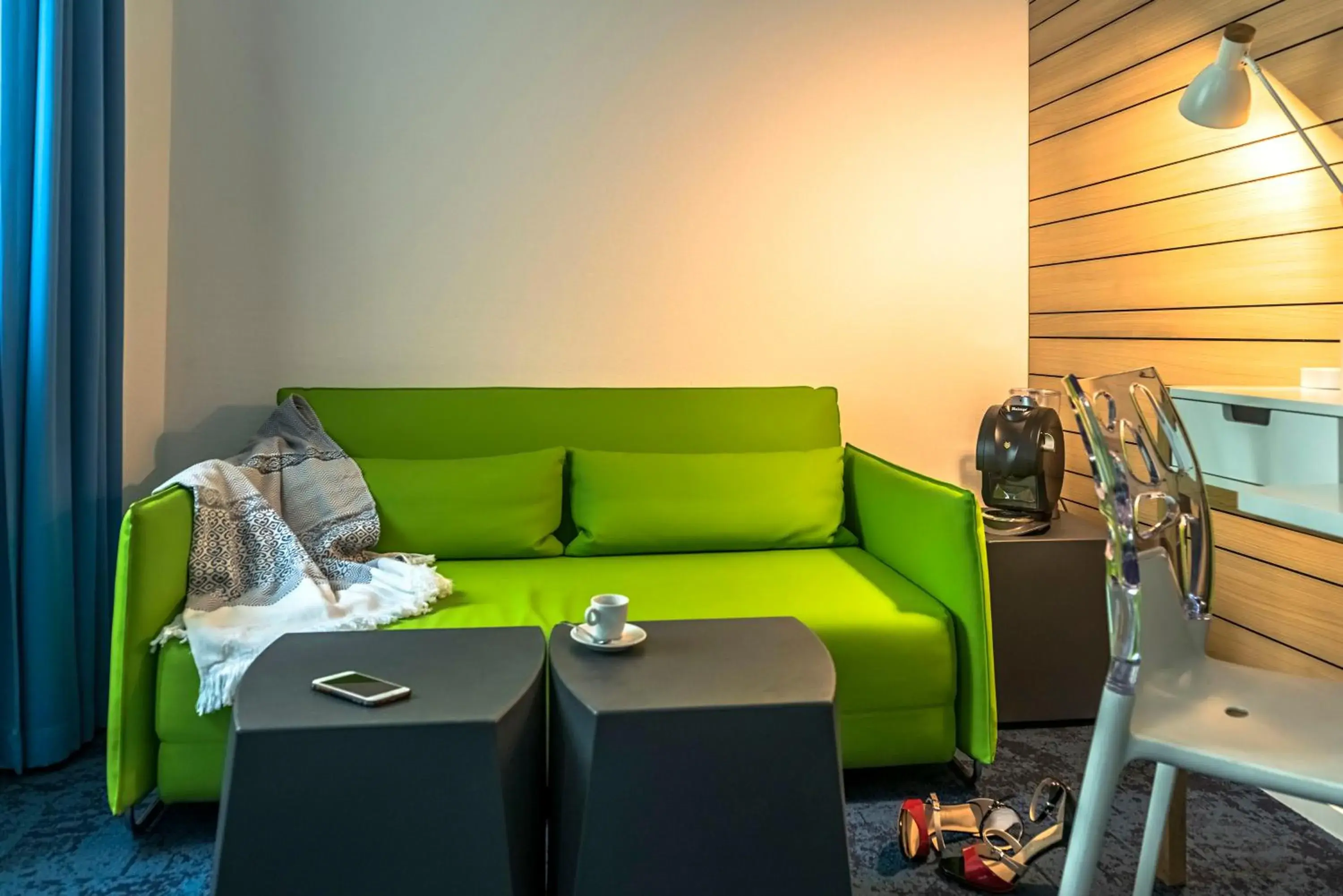 Coffee/tea facilities, Seating Area in ibis Styles Strasbourg Avenue du Rhin