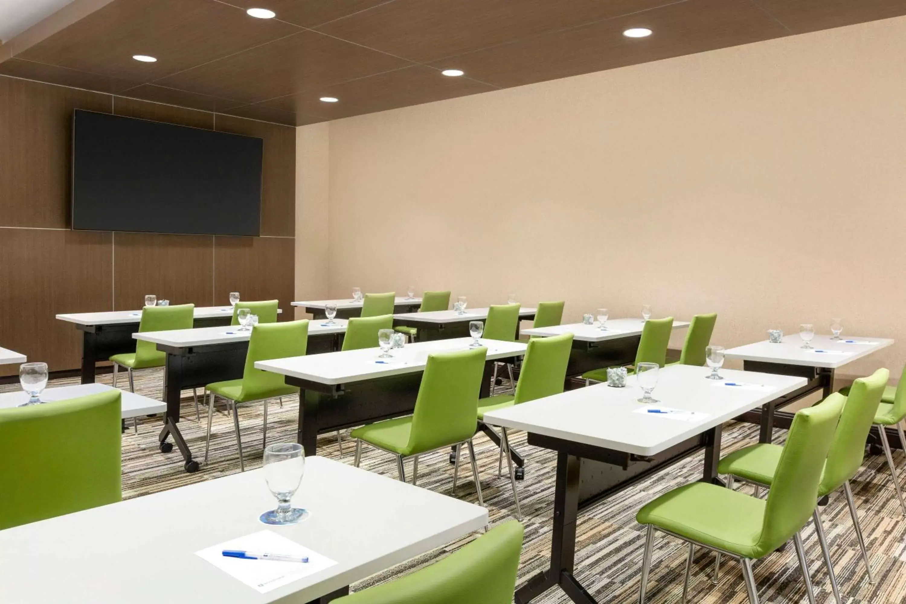Meeting/conference room, Restaurant/Places to Eat in Wyndham Anaheim