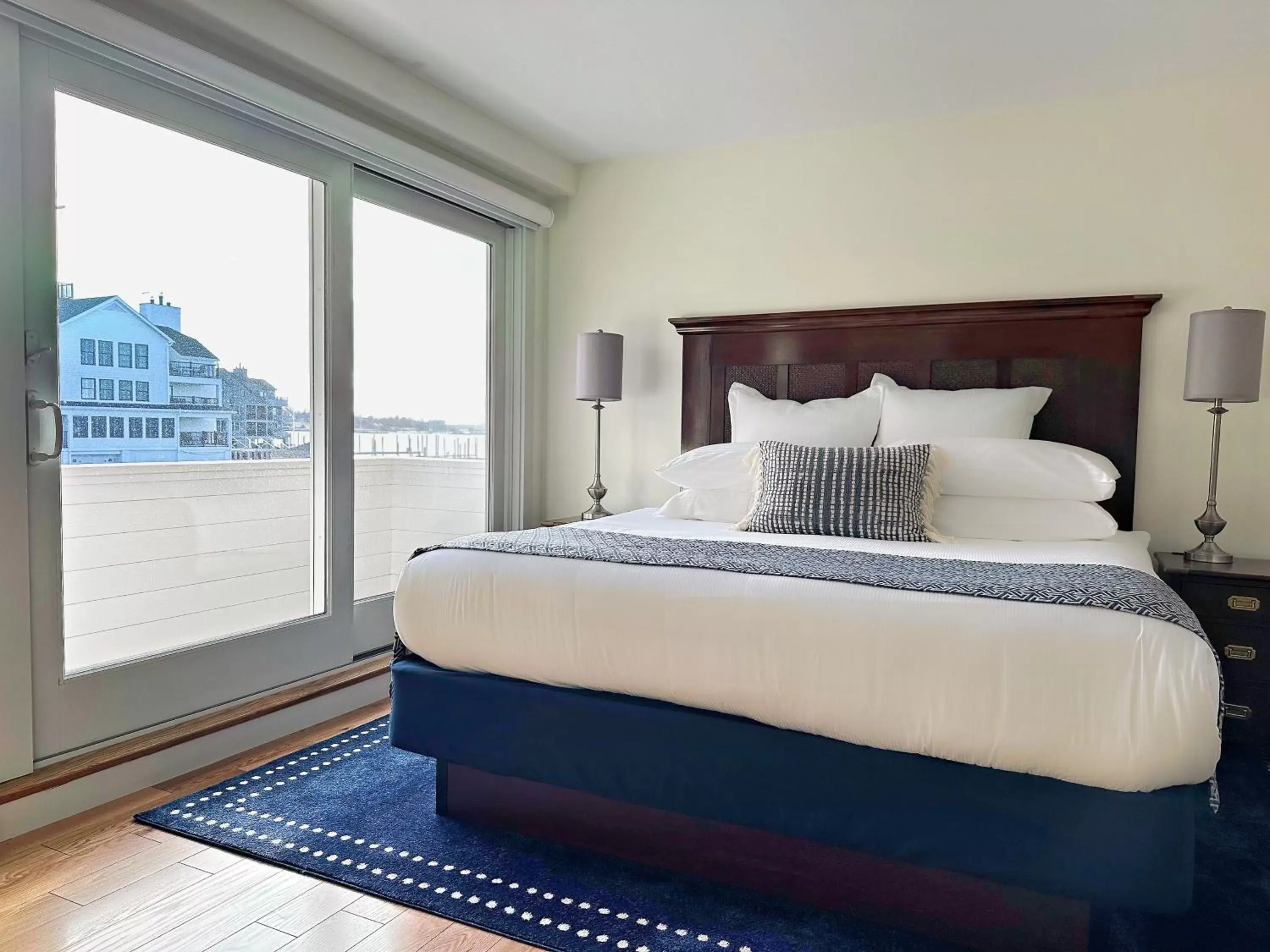 Bedroom, Bed in Harborside Inn