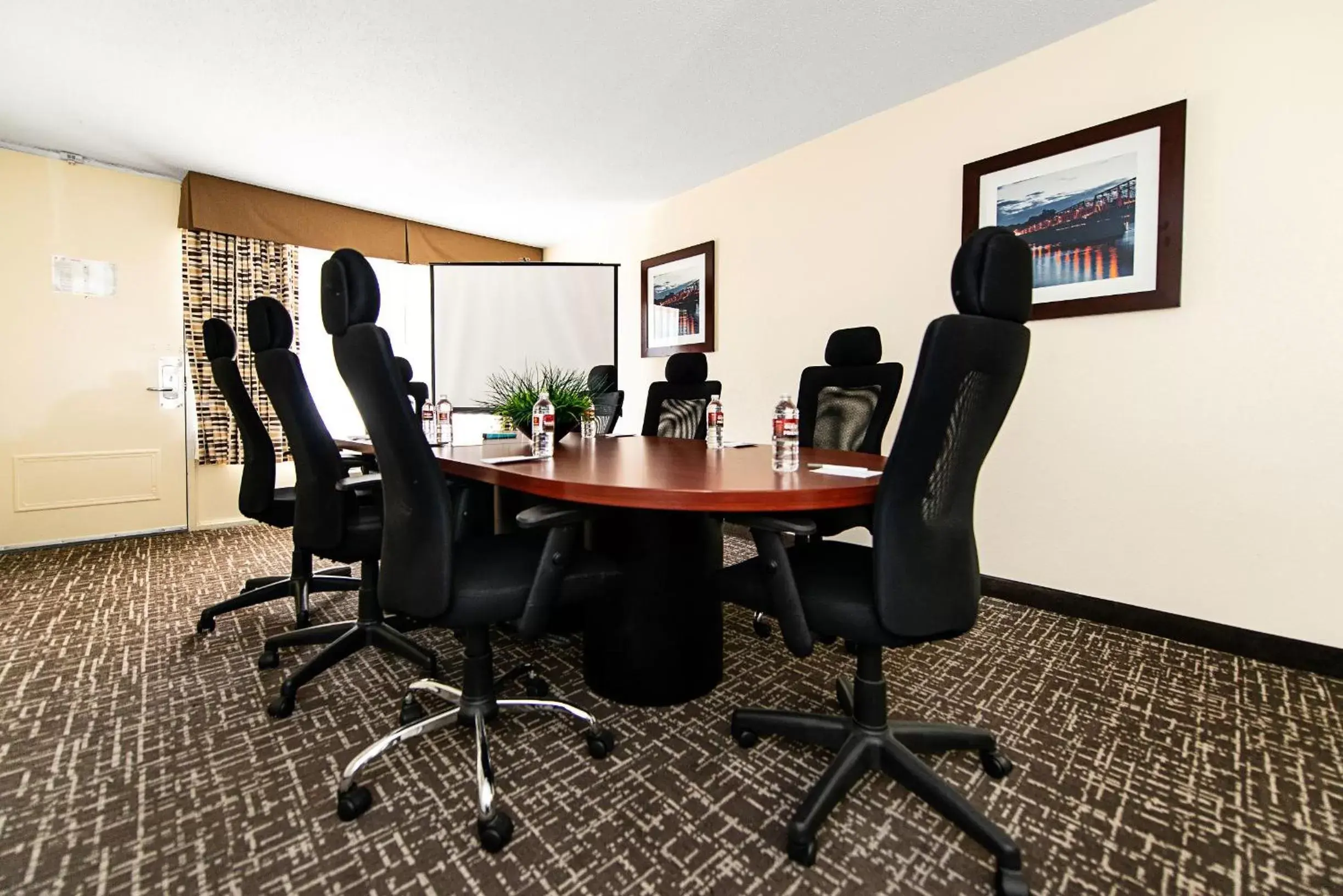 Meeting/conference room in New Hope Inn & Suites
