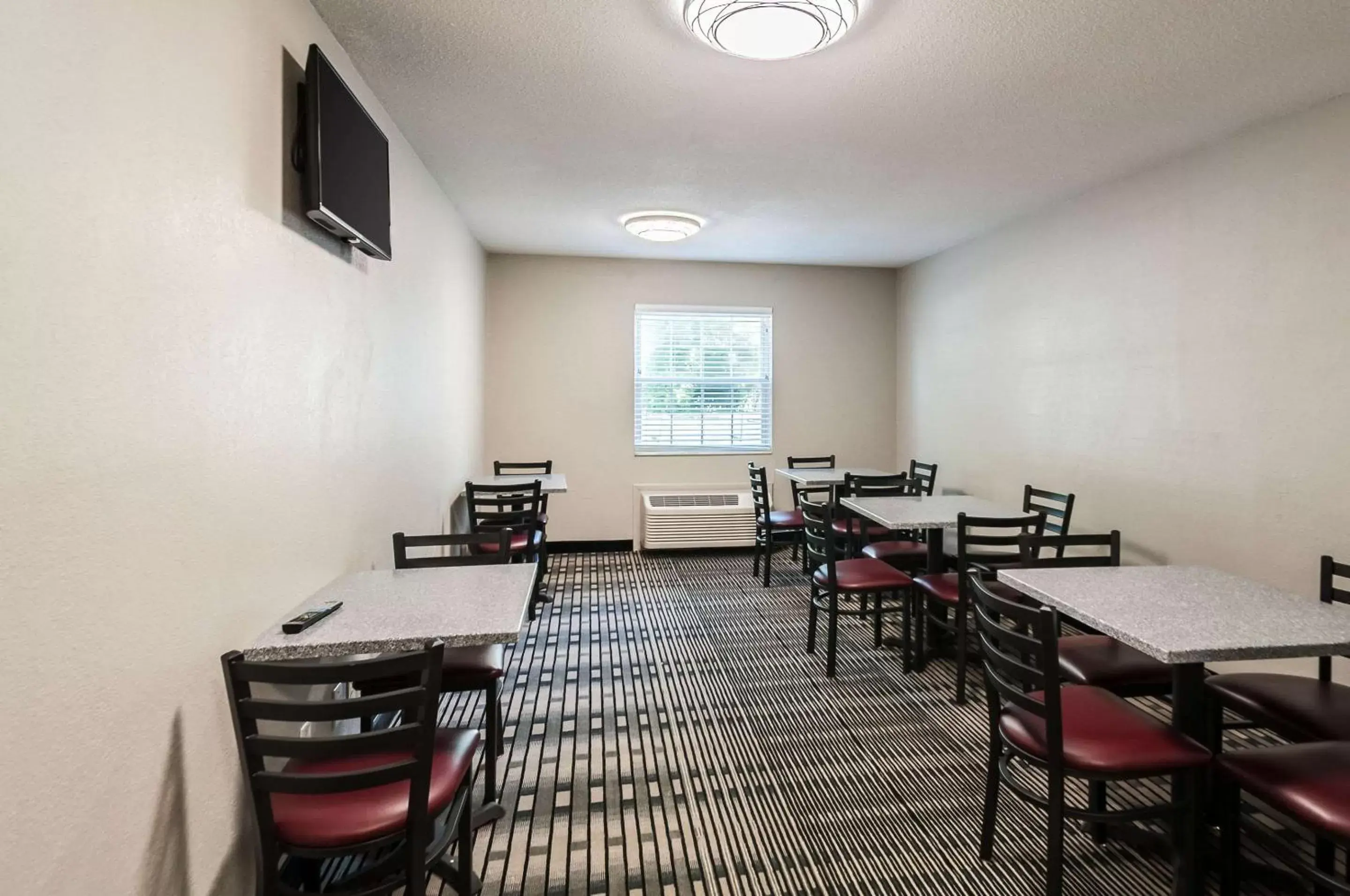 Restaurant/places to eat in Quality Inn Solomons - Beacon Marina Restaurant/places to eat in Quality Inn Solomons - Beacon Marina