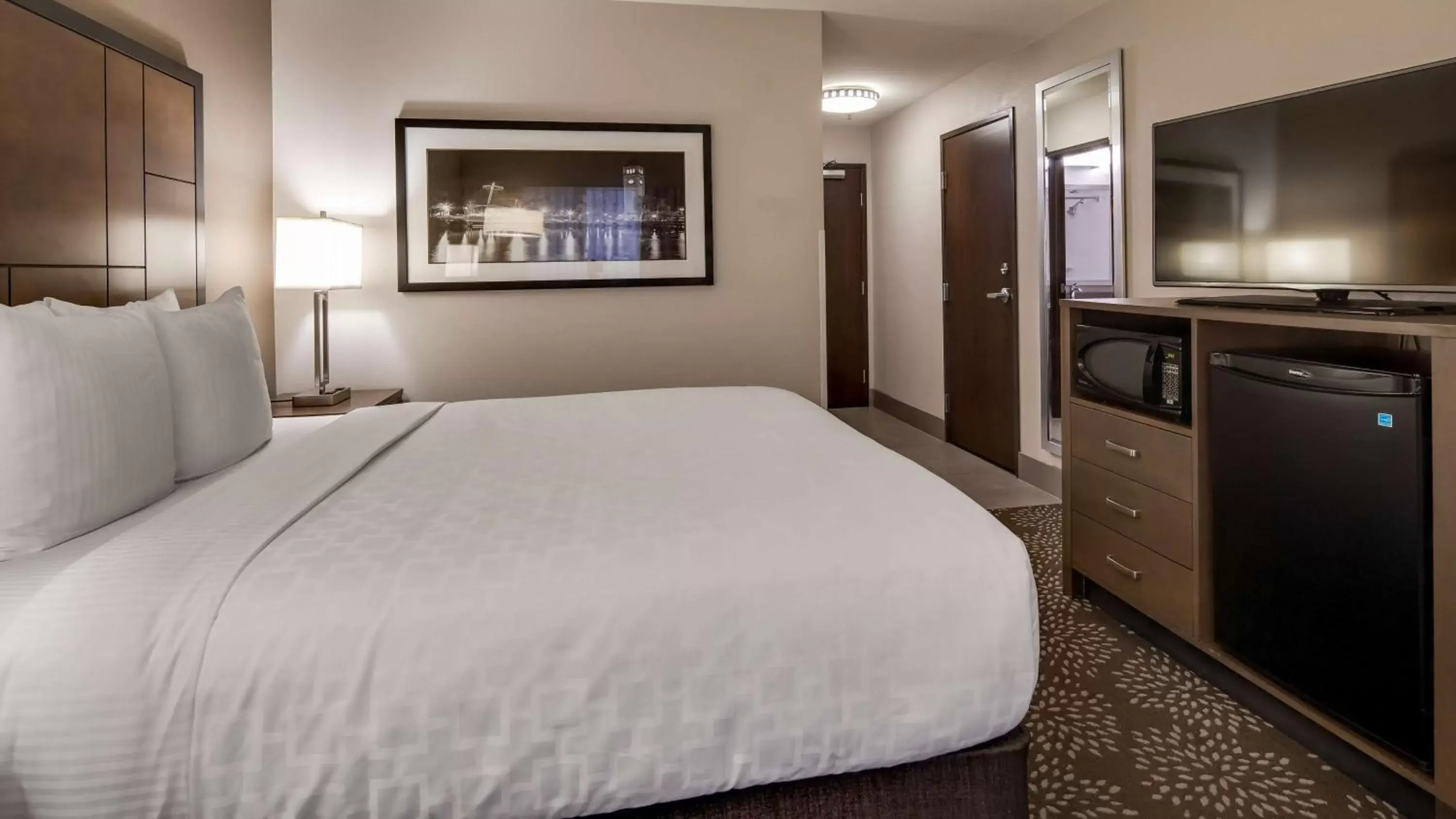 Photo of the whole room, Bed in Best Western Plus Spokane North