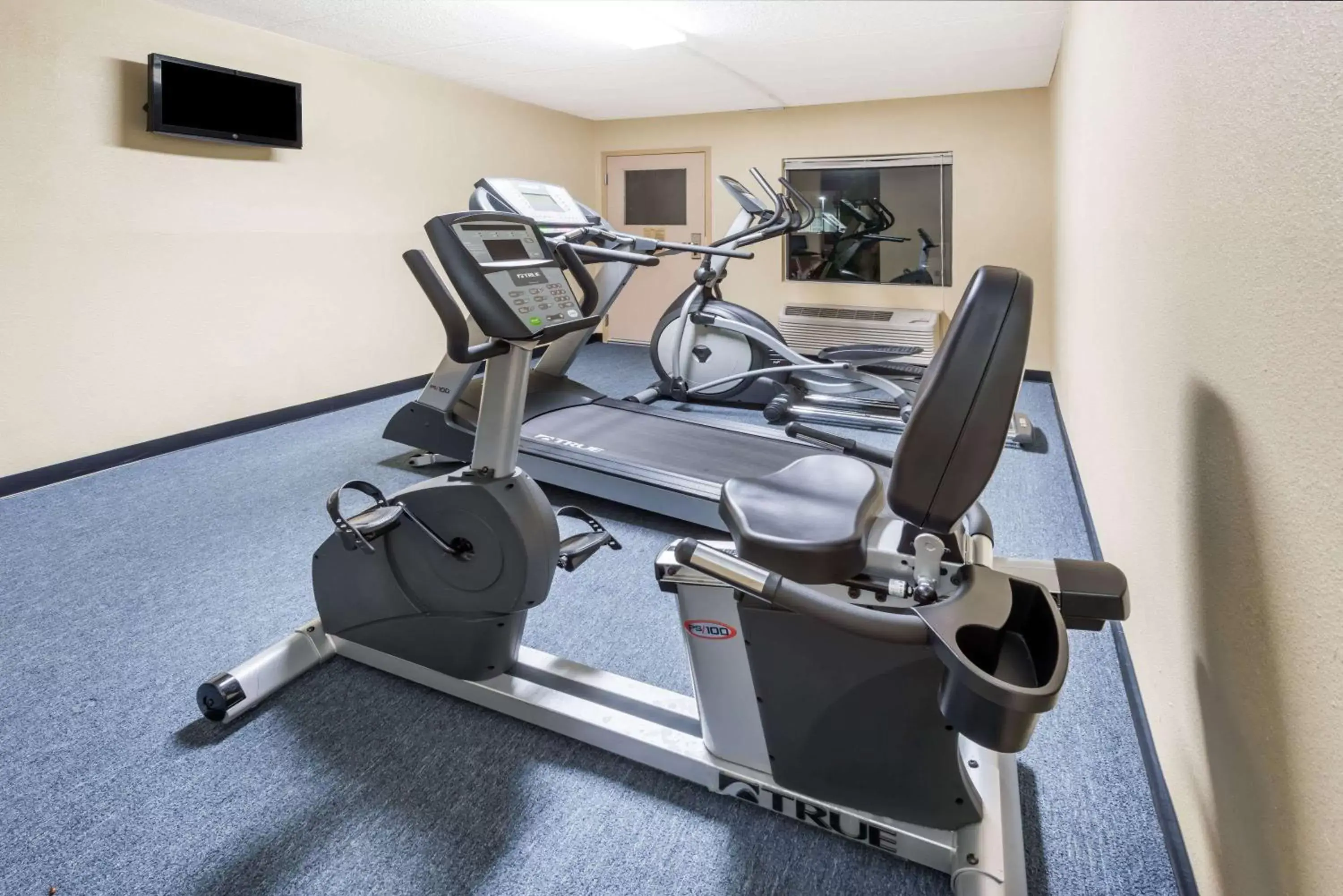 Fitness centre/facilities, Fitness Center/Facilities in Days Inn by Wyndham Lexington Southeast