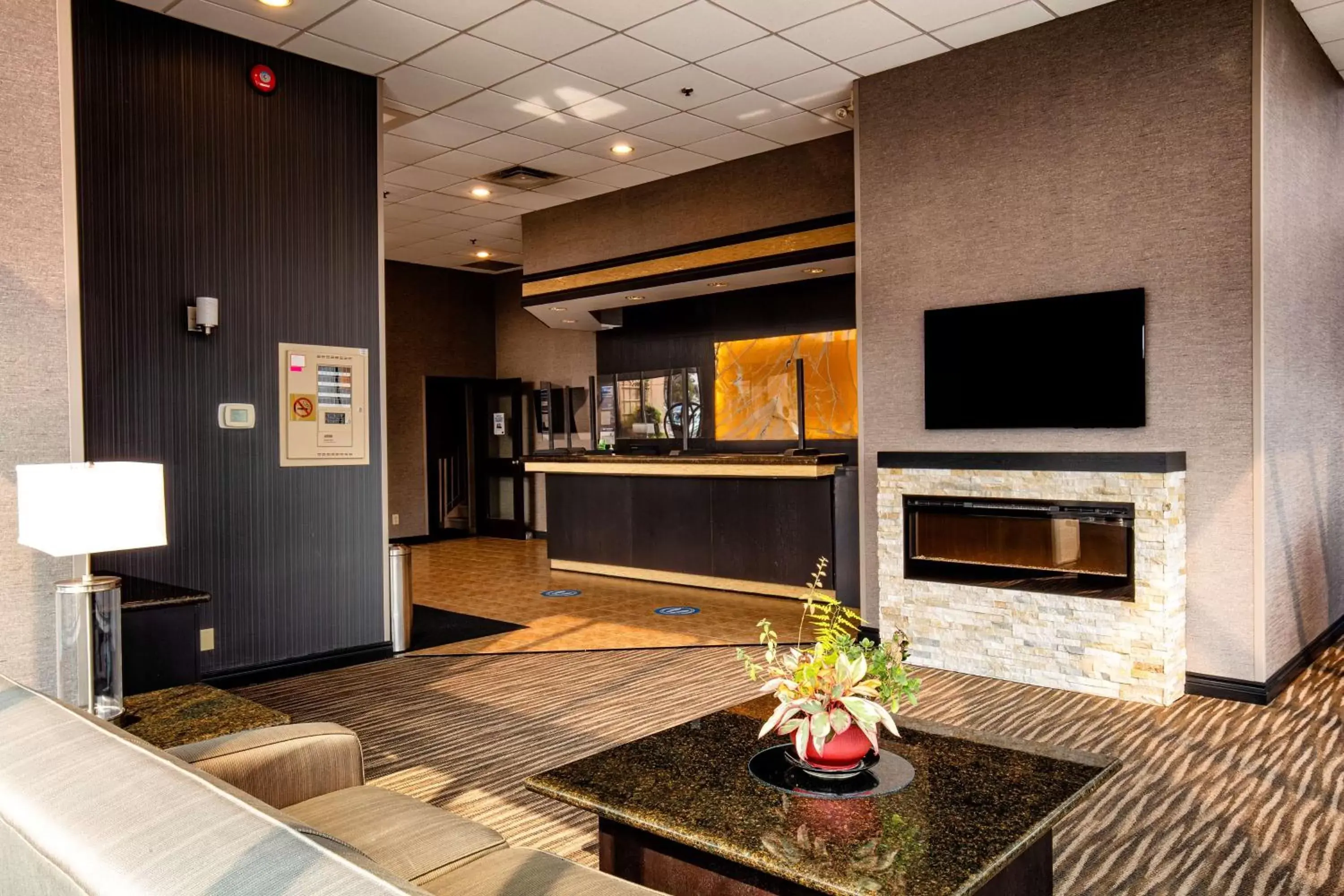 Lobby or reception in Best Western Voyageur Place Hotel