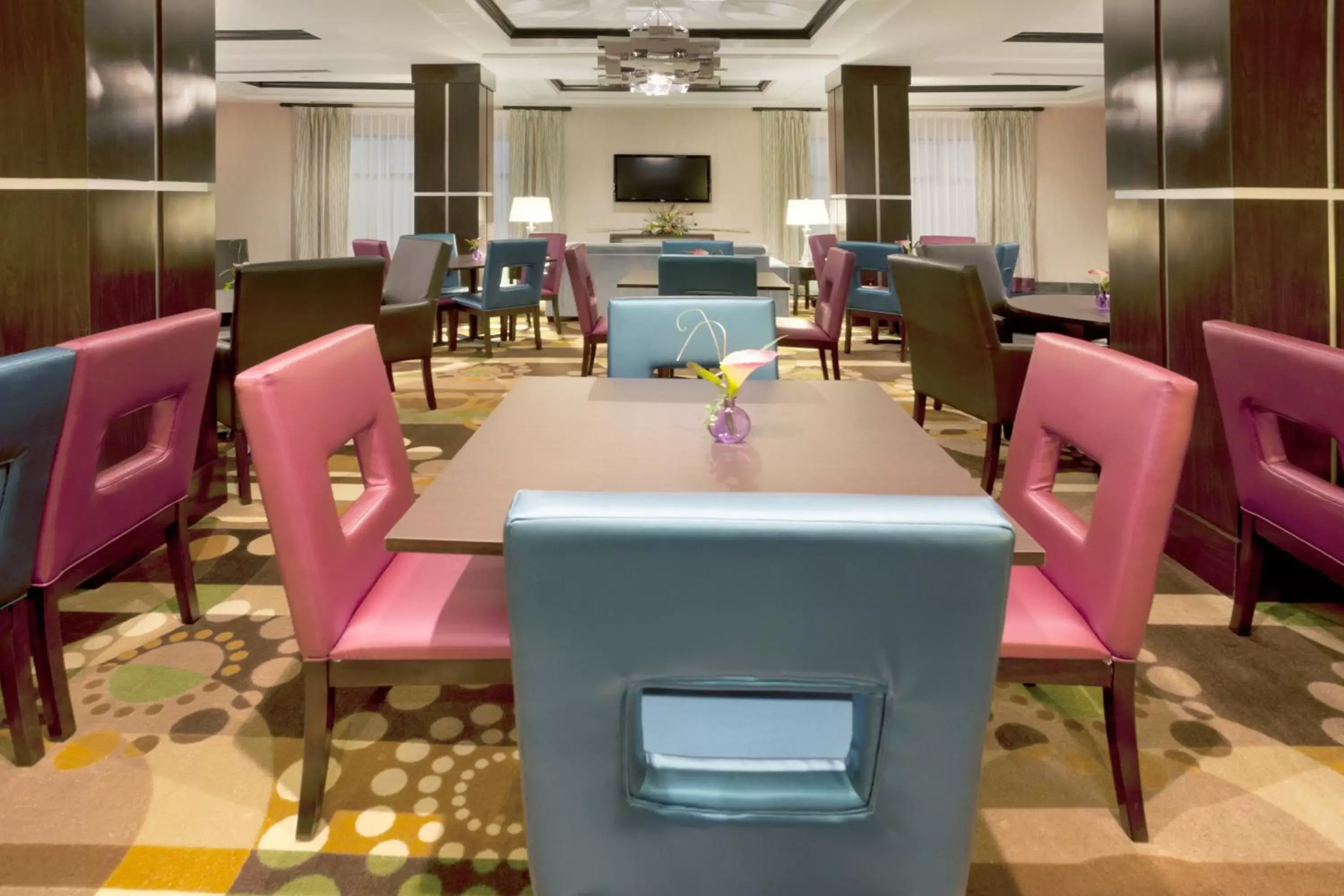 Breakfast, Restaurant/Places to Eat in Holiday Inn Express Hotel & Suites Houston NW Beltway 8-West Road, an IHG Hotel