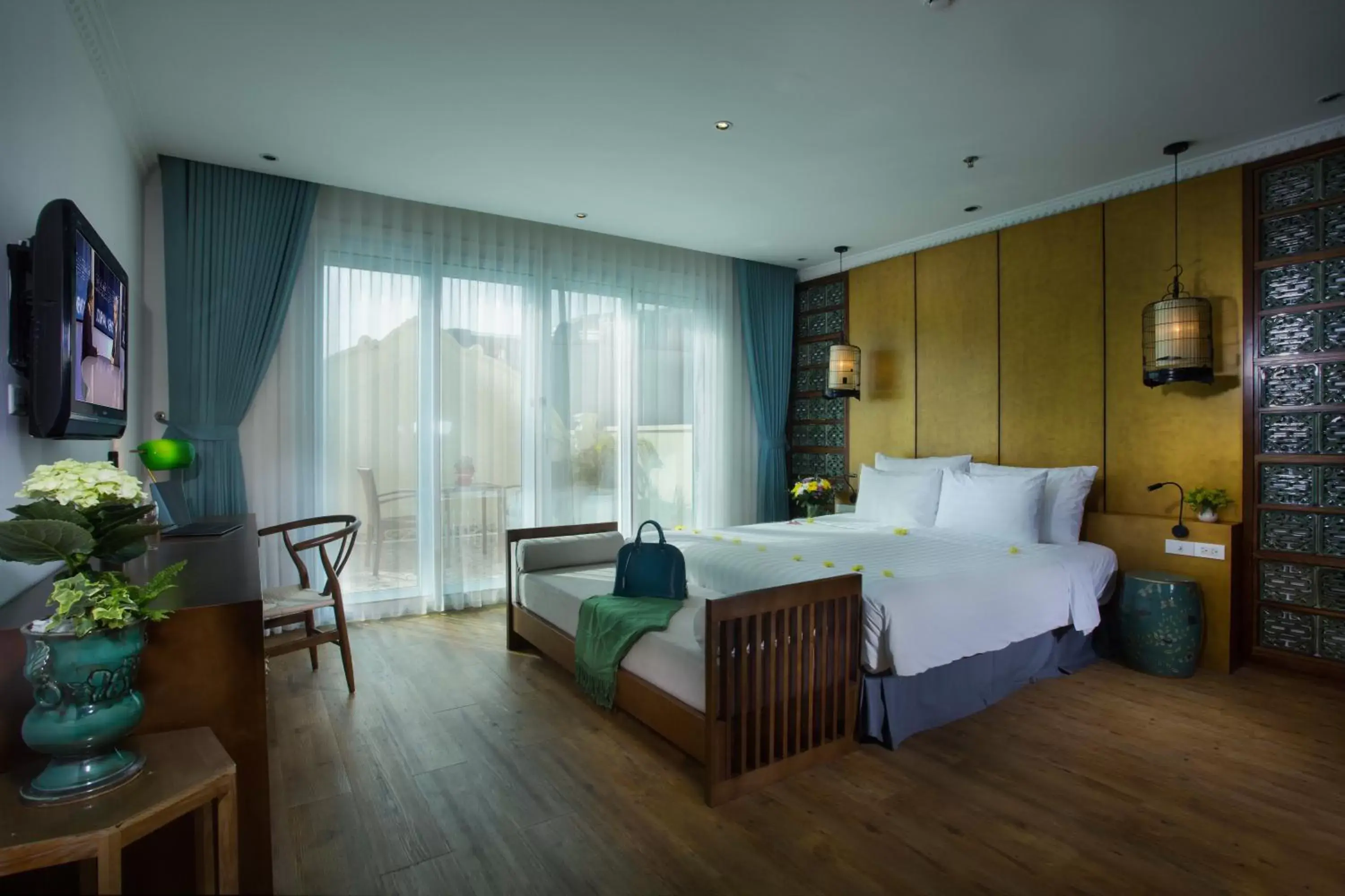 Photo of the whole room, Bed in Hanoi Media Hotel & Spa