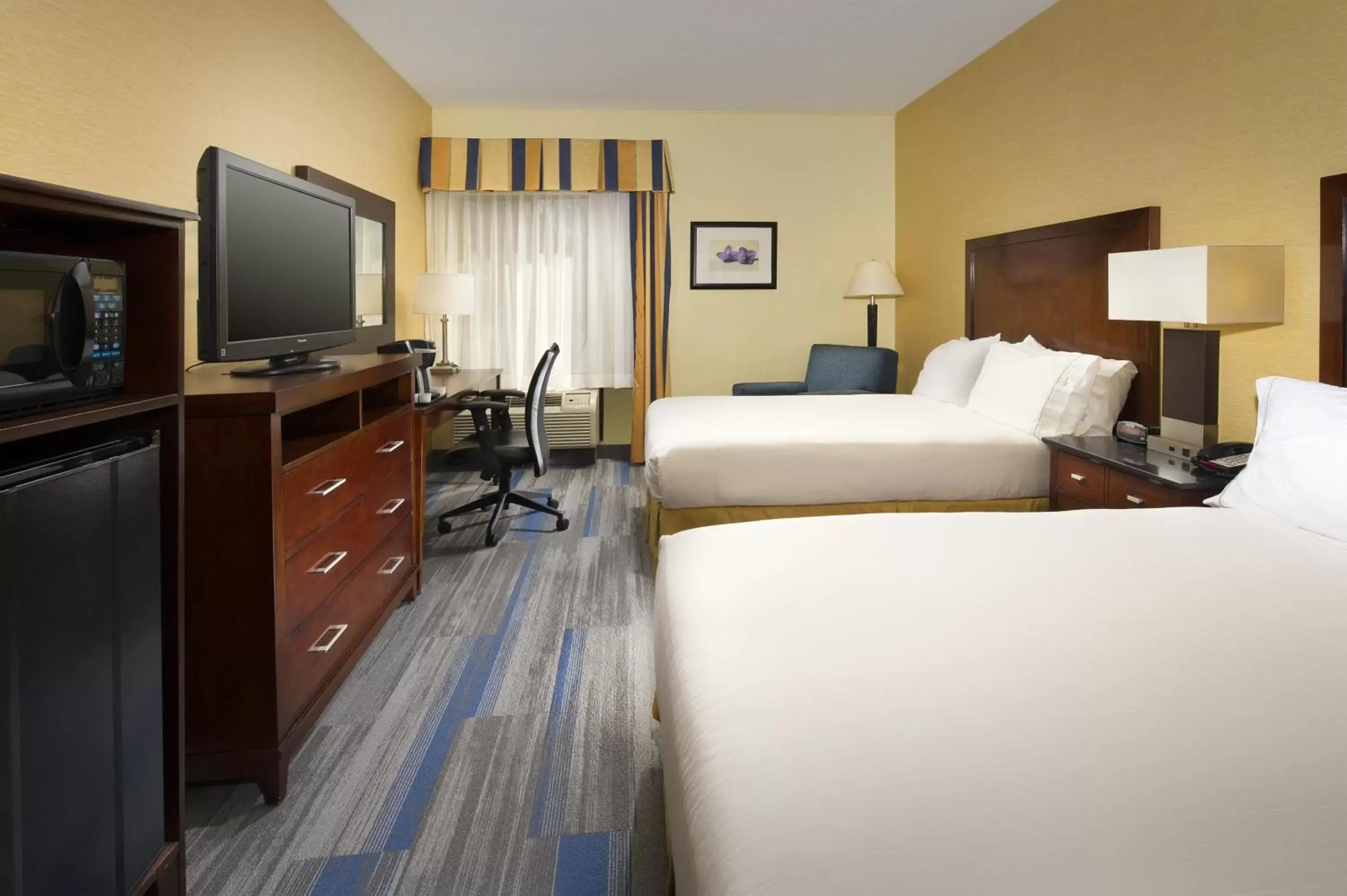 Photo of the whole room, Bed in Holiday Inn Express Washington DC-BW Parkway, an IHG Hotel