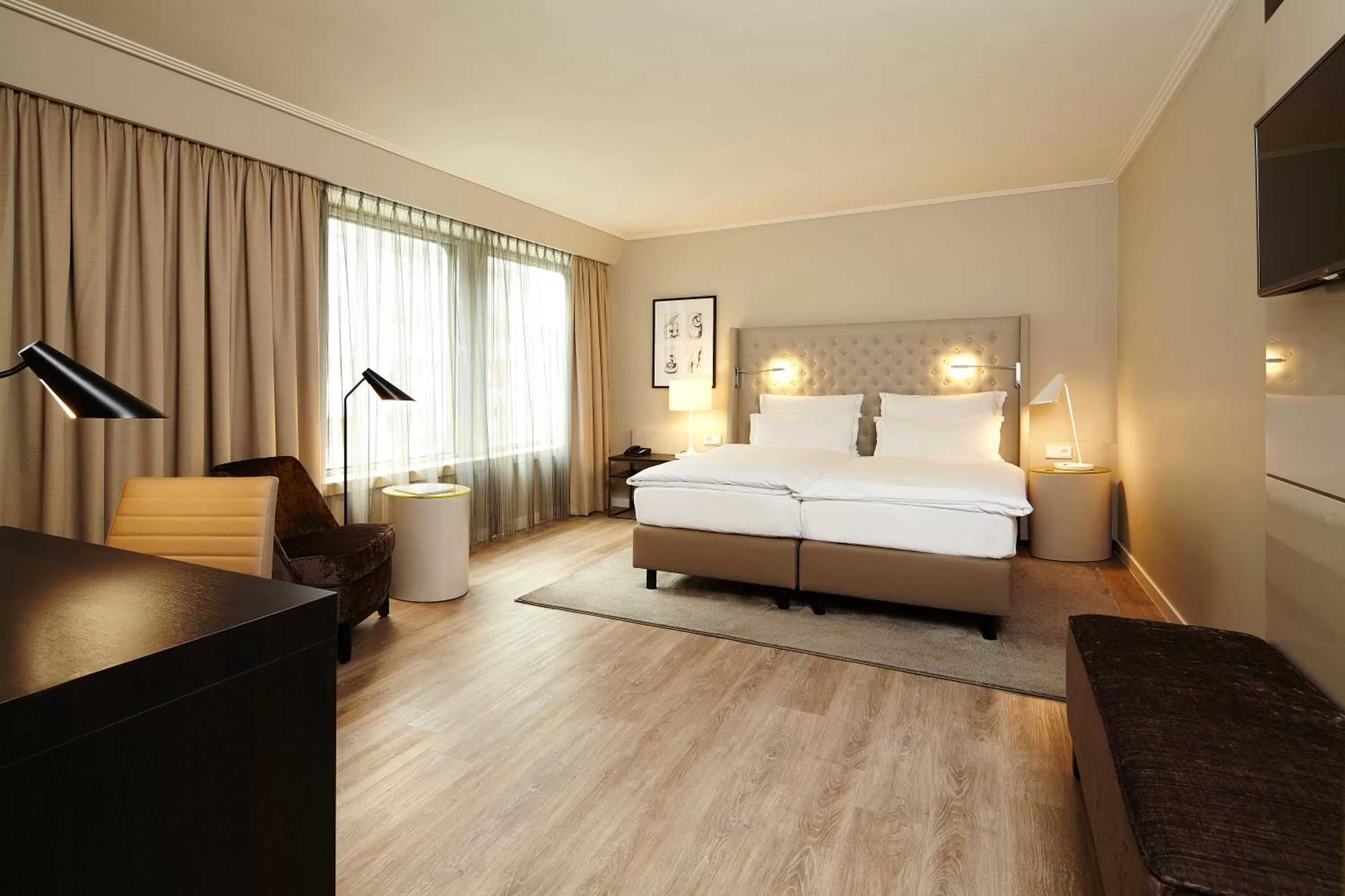 TV and multimedia, Bed in Clayton Hotel Düsseldorf City Centre