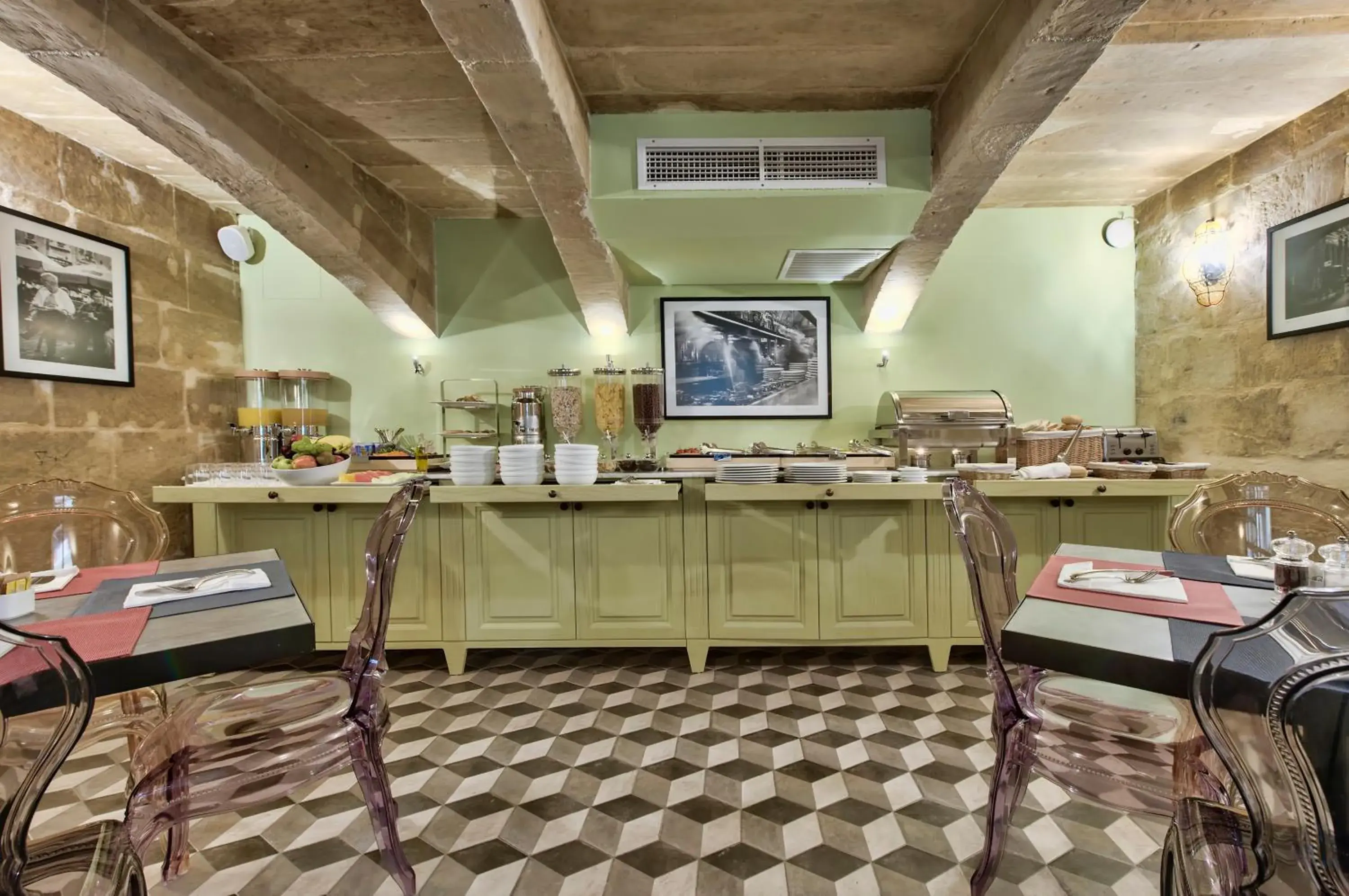 Food and drinks, Restaurant/Places to Eat in Palazzo Consiglia - IK Collection