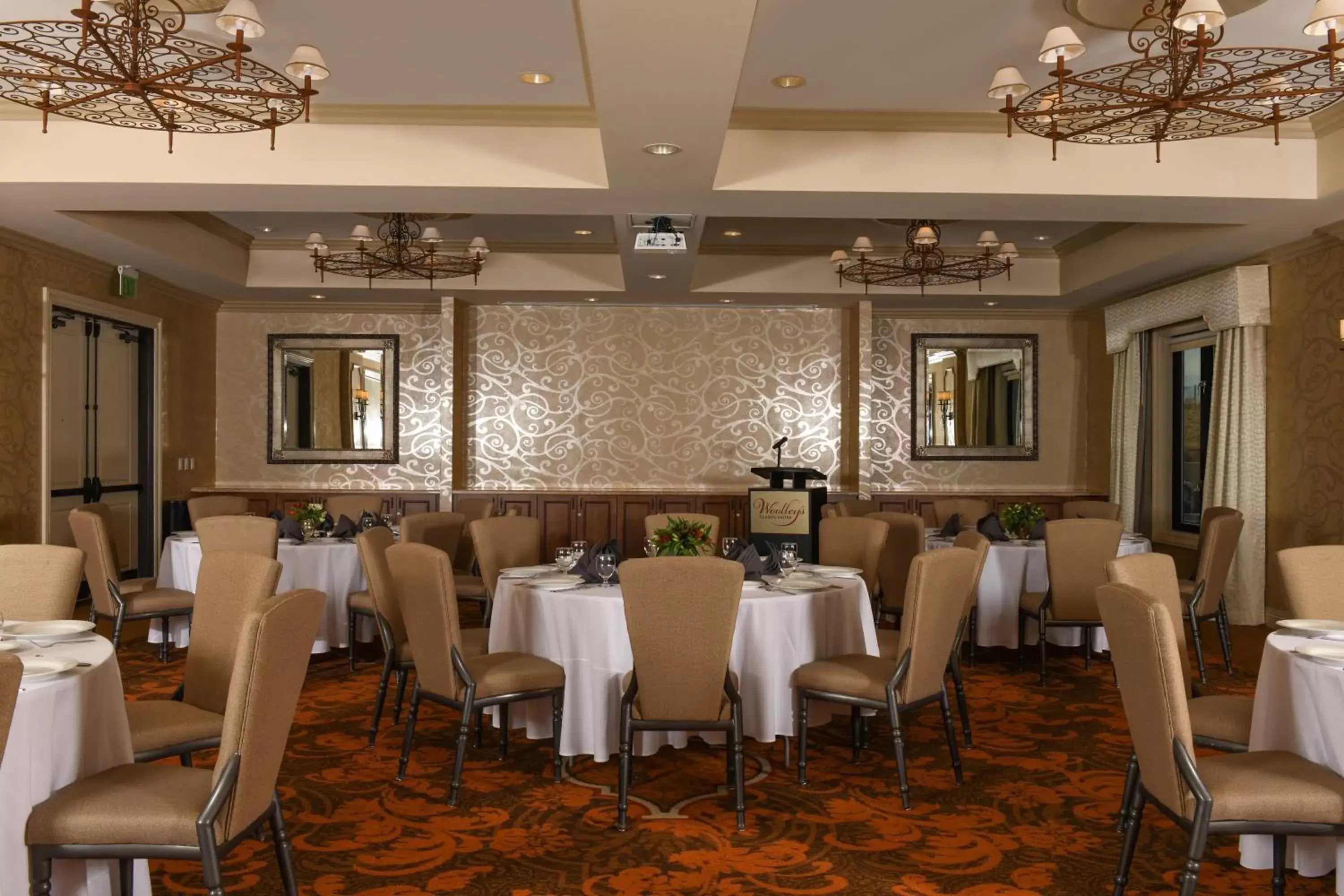 wedding, Restaurant/Places to Eat in Woolley's Classic Suites Denver Airport