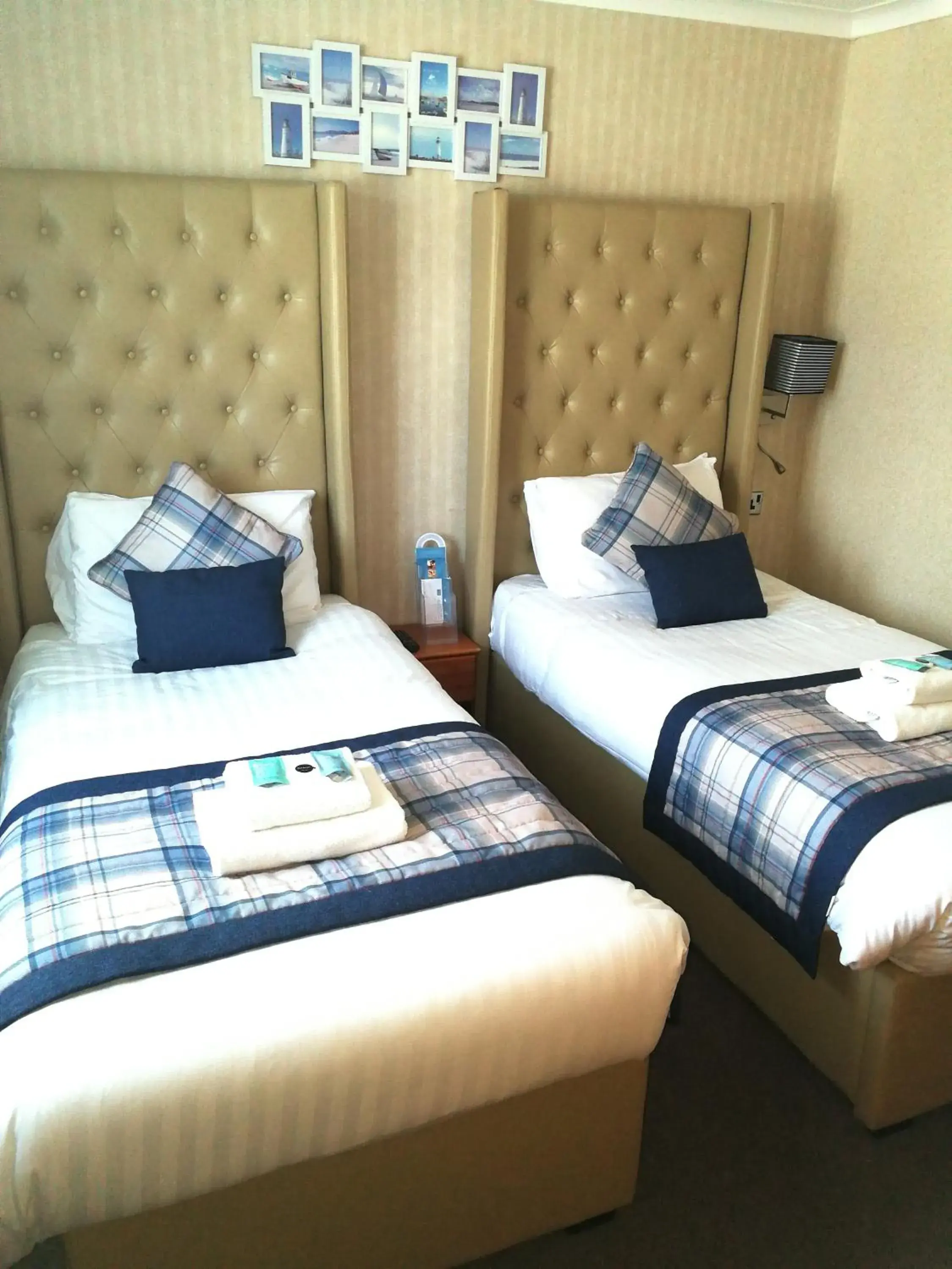 Bedroom, Bed in Torbay Court Hotel