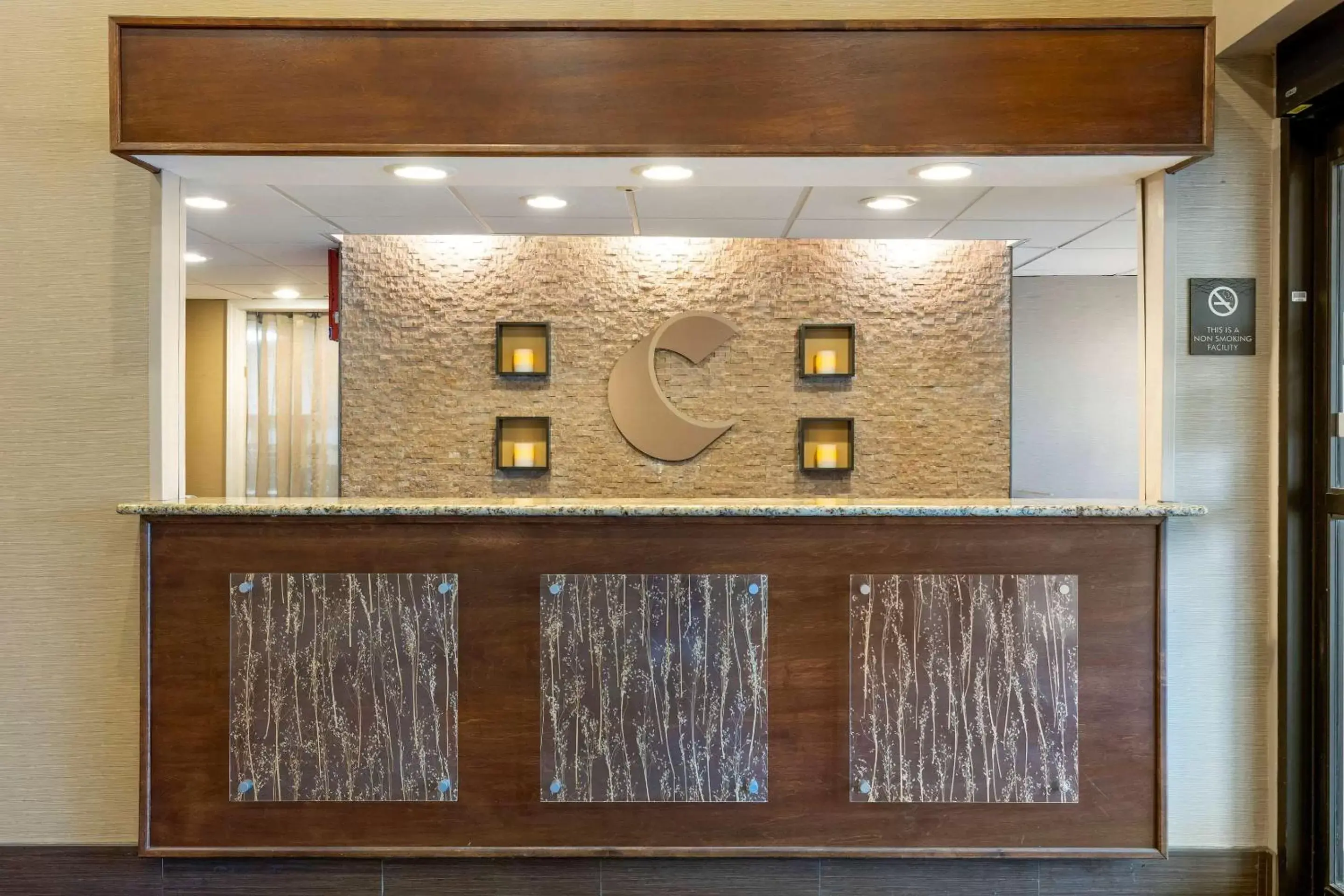 Lobby or reception in Comfort Inn St Louis - Westport Event Center