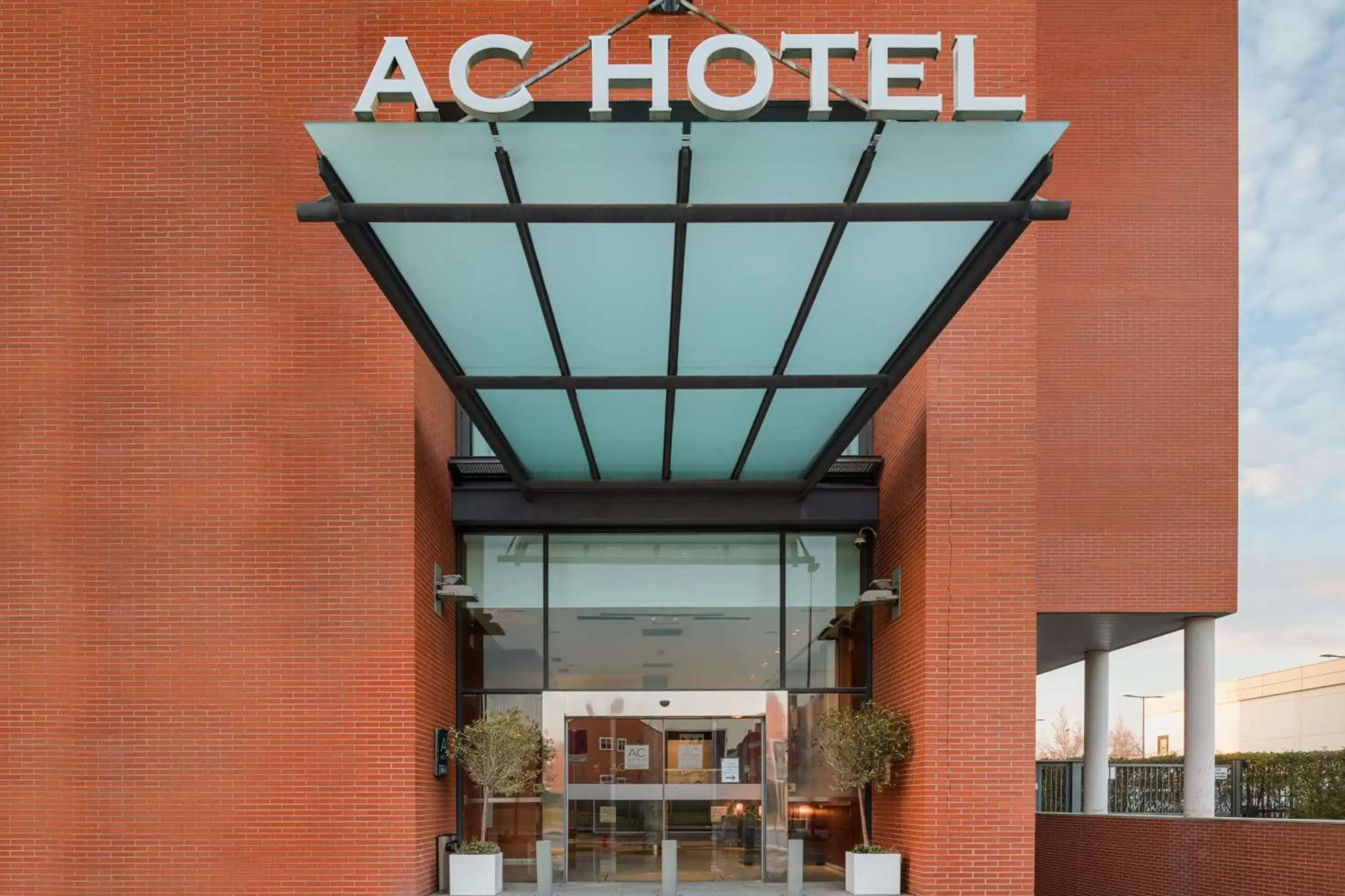 Property building in AC Hotel Alcalá de Henares by Marriott