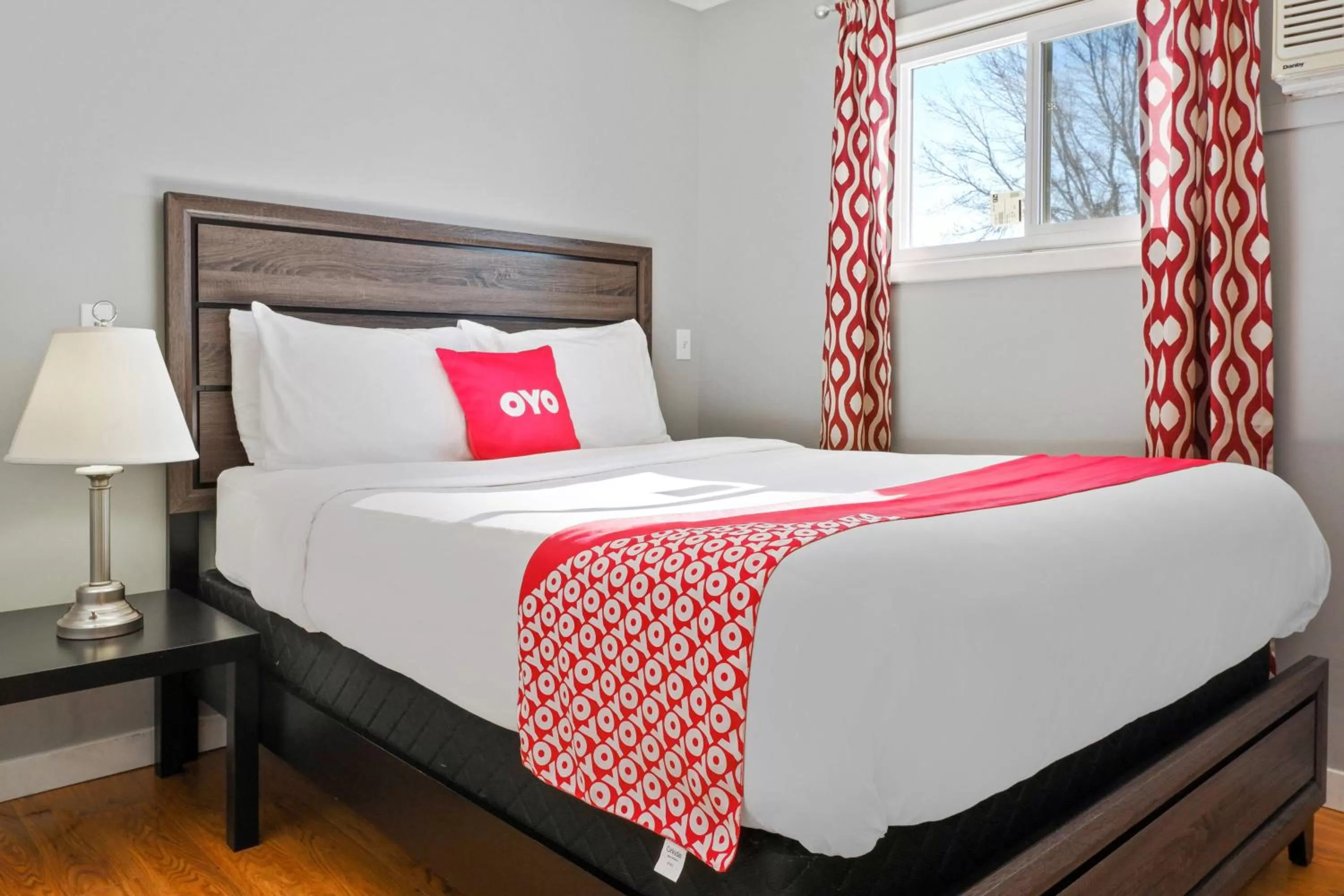 Bedroom, Bed in Hotel Bethel - Fort MacLeod, AB