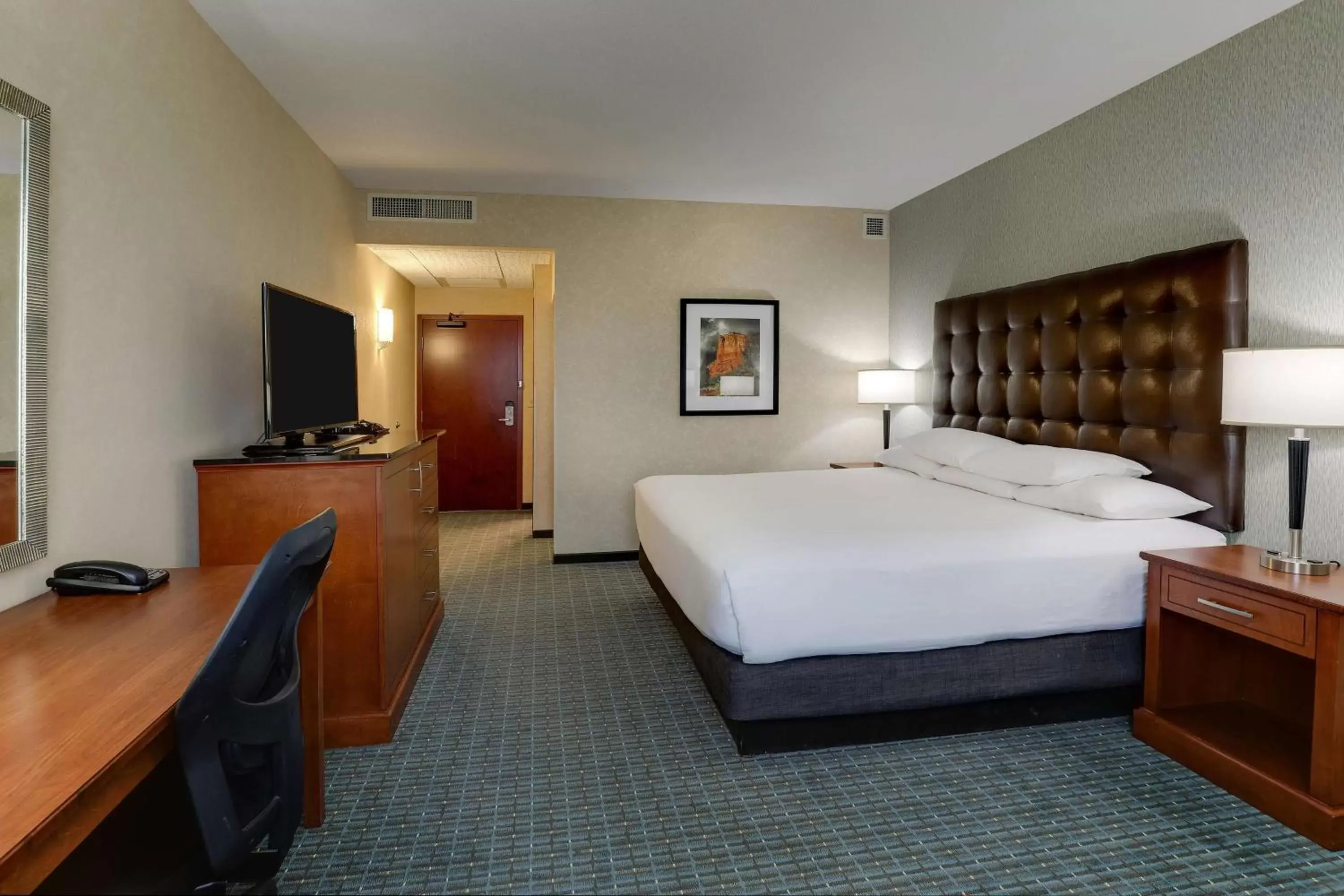 Bedroom, Bed in Drury Inn & Suites Phoenix Chandler Fashion Center