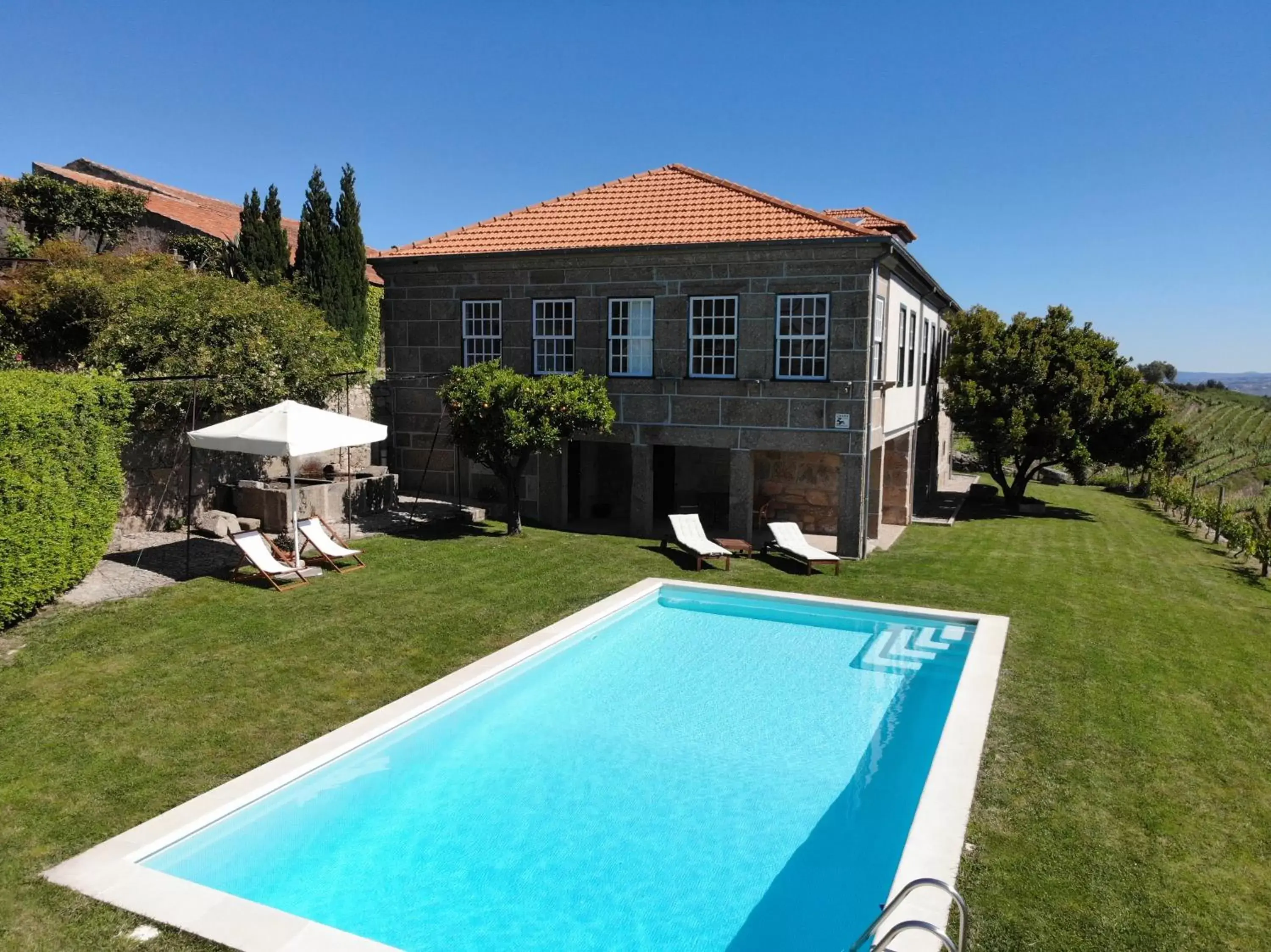 Swimming pool in Quinta da Portela - Casa Visconde Arneiros