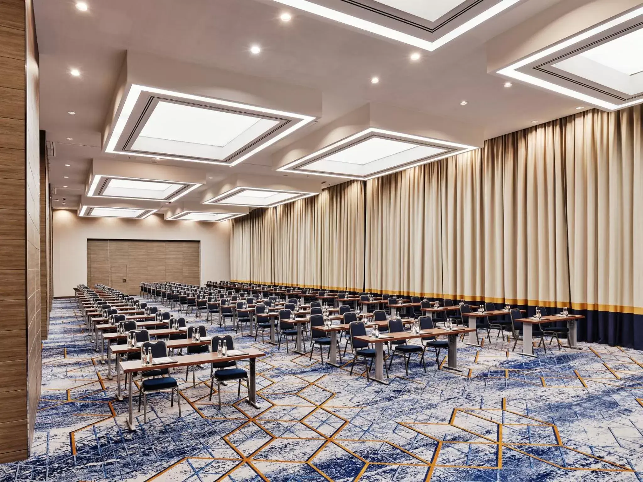Meeting/conference room, Business Area/Conference Room in InterContinental Warszawa, an IHG Hotel