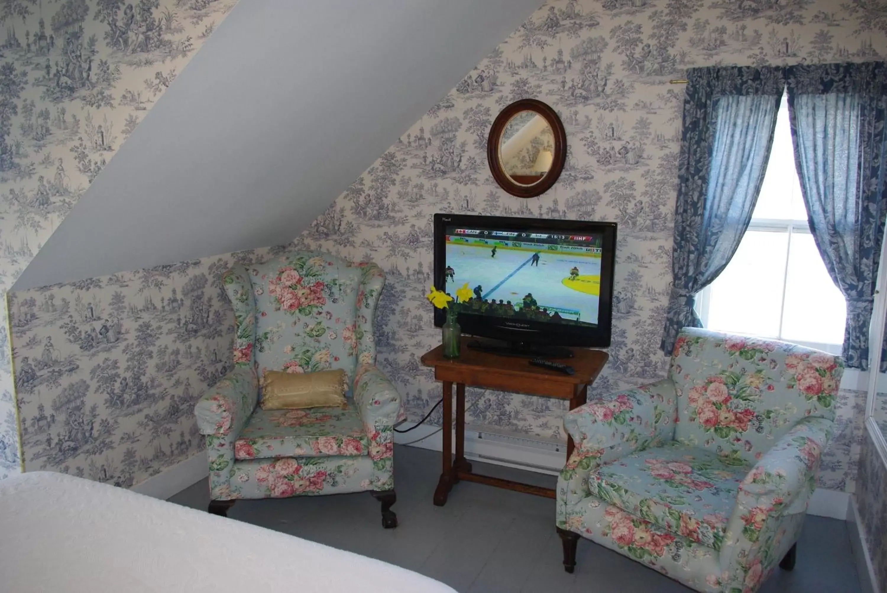 Day, Seating Area in The Garrison House Inn