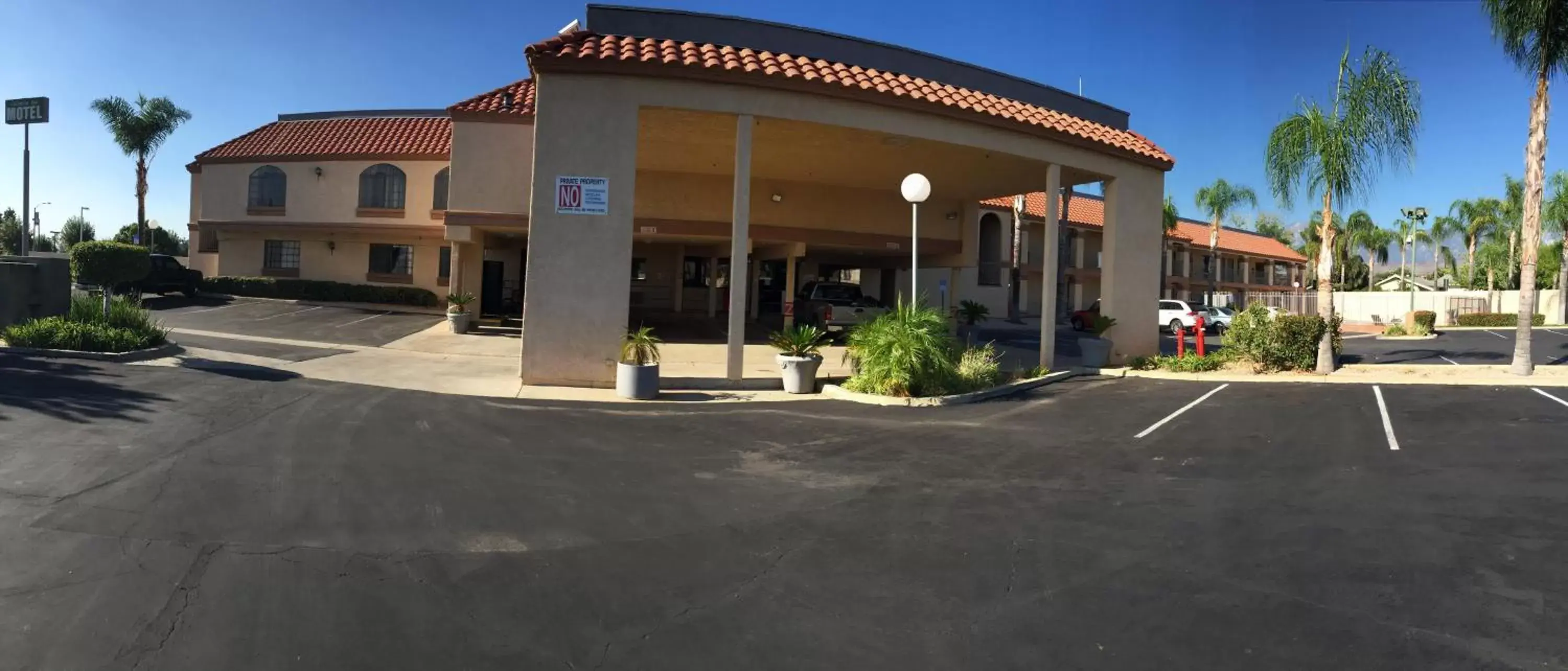 Property building in Calimesa Inn Property building in Calimesa Inn